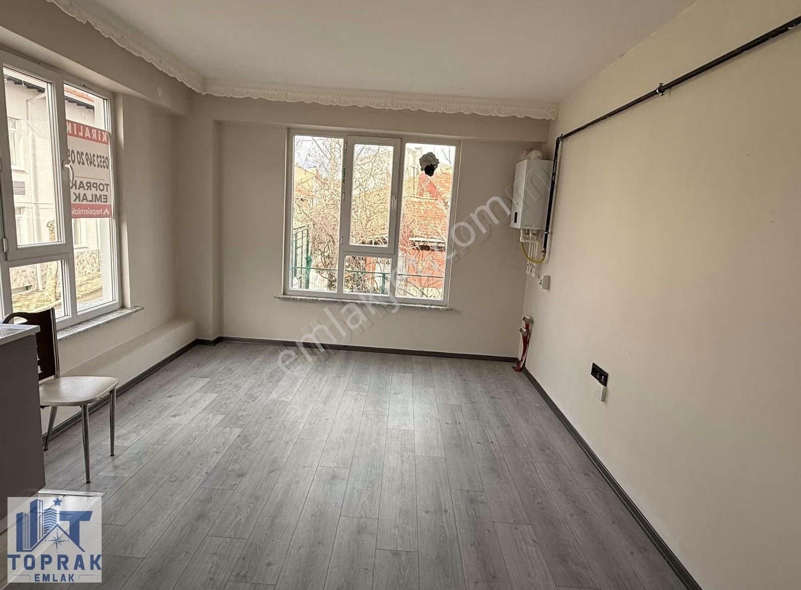 Toprak Emlaktan Yeşiltepe Mah.de Anadolu Ünv. Yakını Kiralık 1+1 - Görsel 8