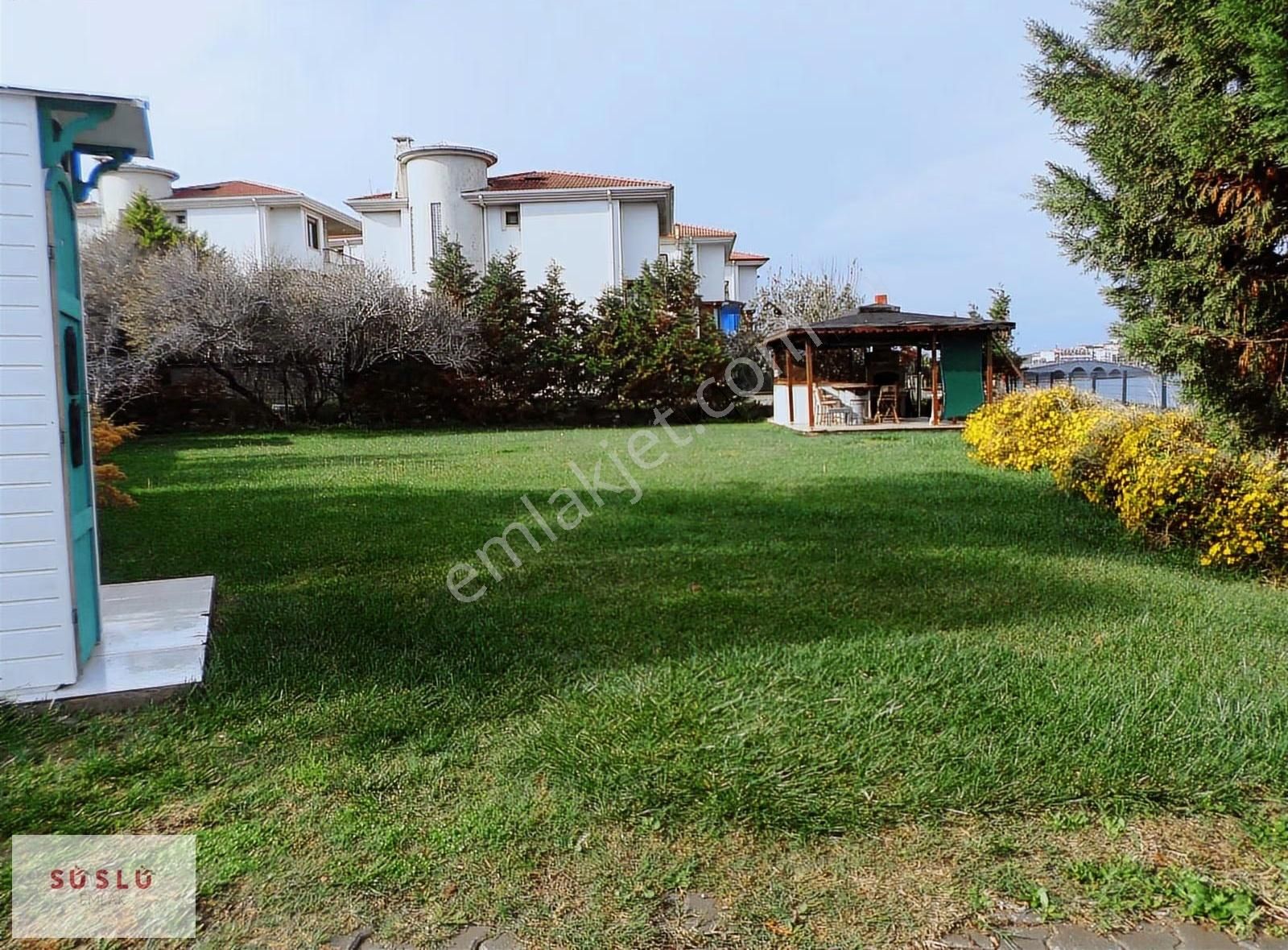 Ayvalık Aliçetinkaya Mh. Denize Sıfır Satılık 3+1 Villa - Görsel 2