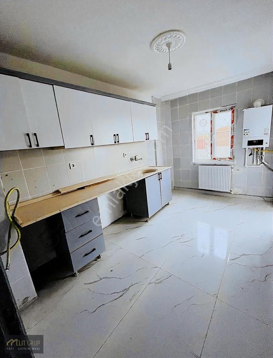 Mevlana Mahallesi Hastanenin Hemen Üstü Asansörlü 3+1 Kiralık!! - Görsel 3