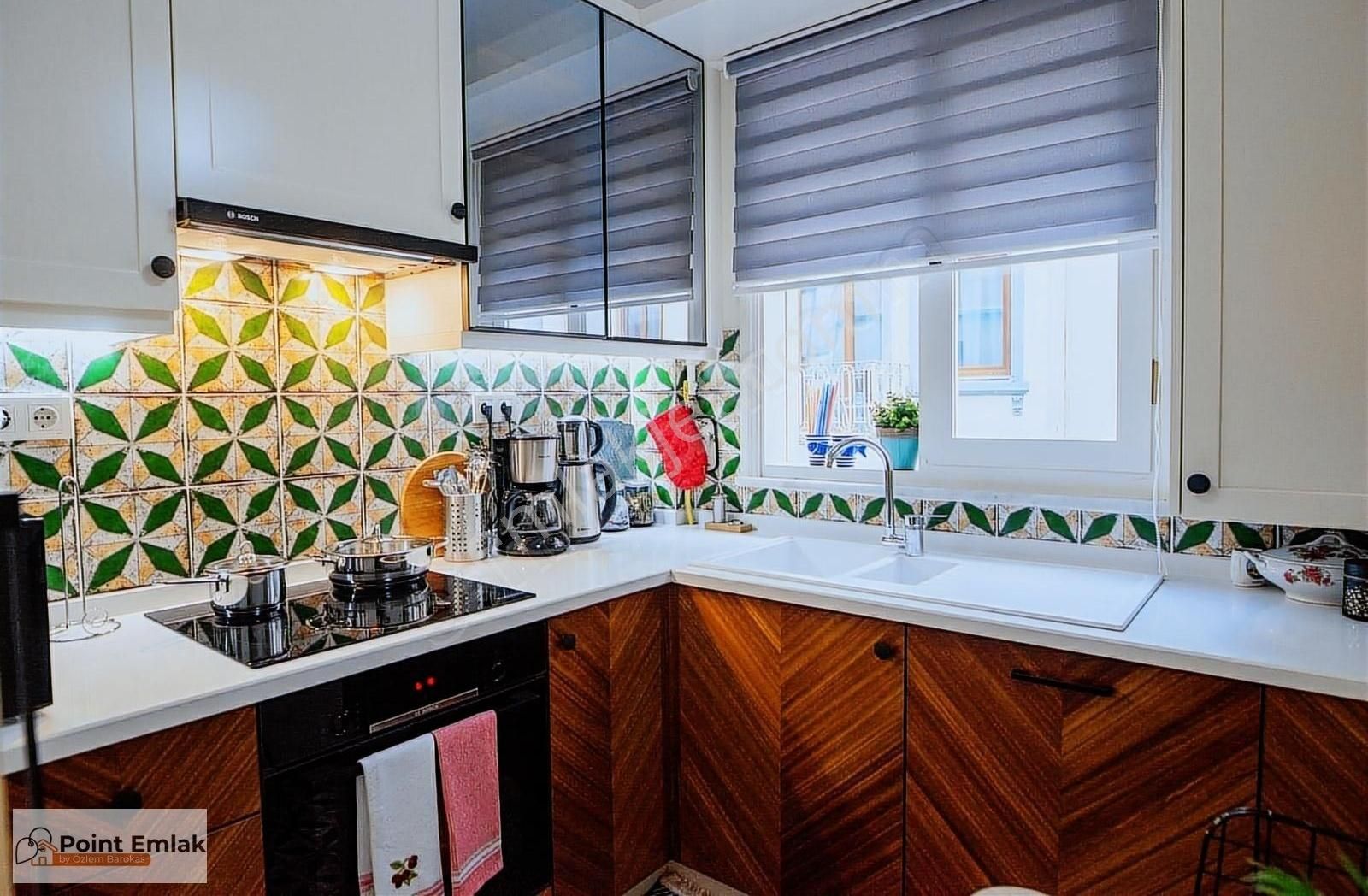 Istiklal Caddesi'ne Adım Mesafede, Tarihi Binada Kiralık Daire - Görsel 9