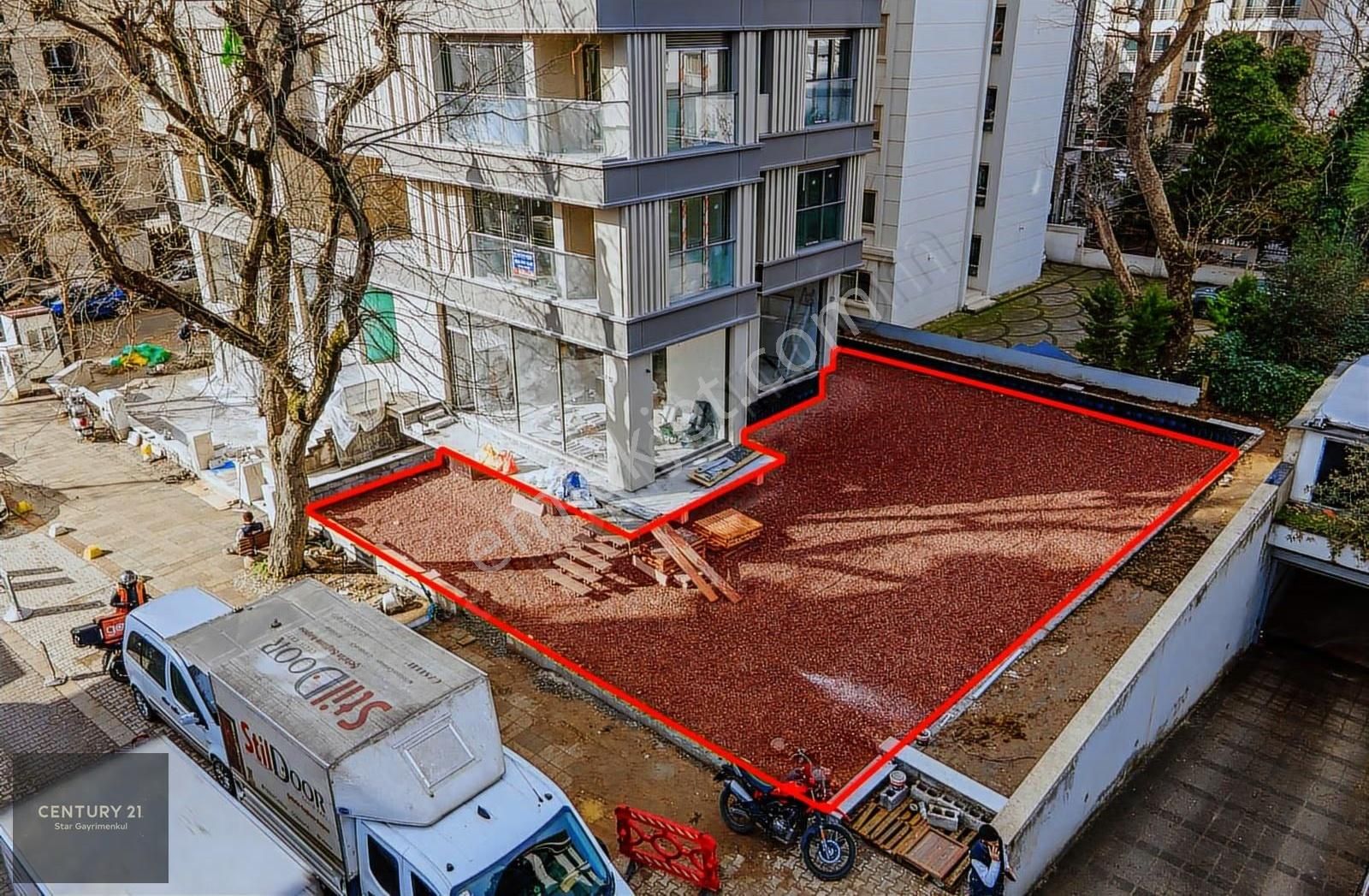 Century21 Star'dan 90m2 İç + 250 M2 Ön Kullanımlı Bacalı Dükkan
