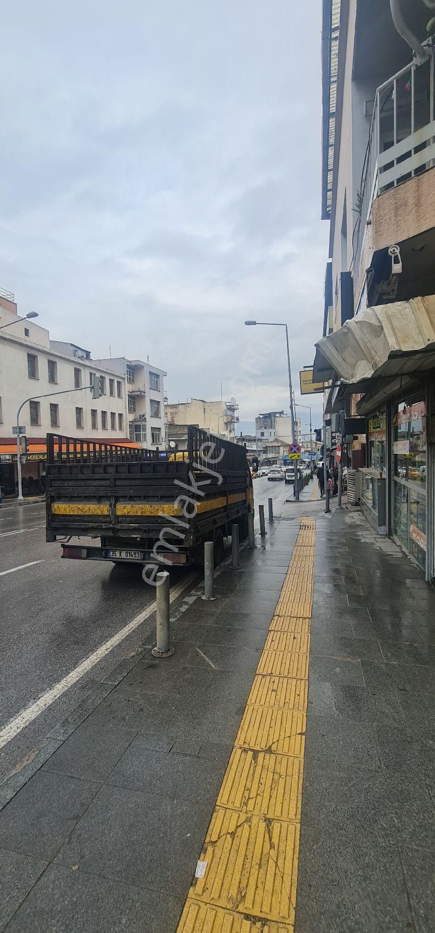 İzmir Konak Ikıcesmelık Cadde - Görsel 11