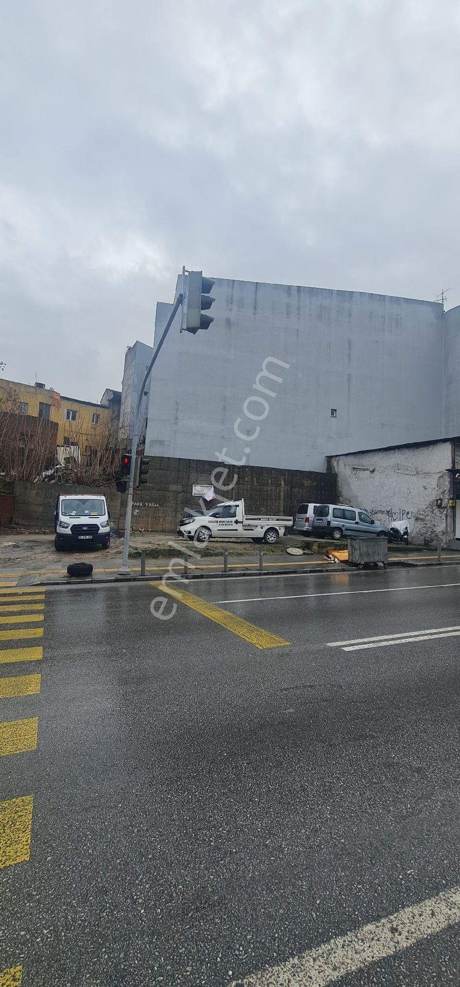 İzmir Konak Ikıcesmelık Cadde