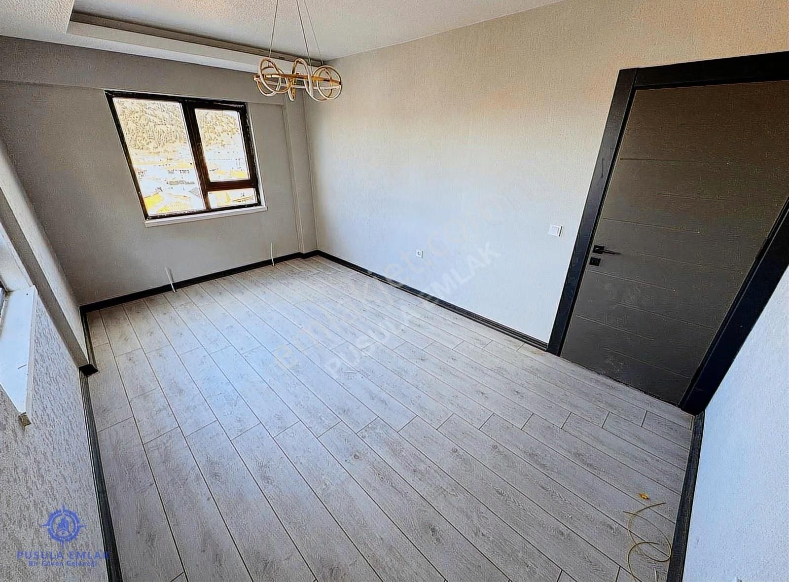 Ｐｕｓｕｌａ Ｅｍｌａｋ'ｄａｎ Manzaralı Geniş Balkonlu Sıfır 4+1 Lüx Daire - Görsel 32