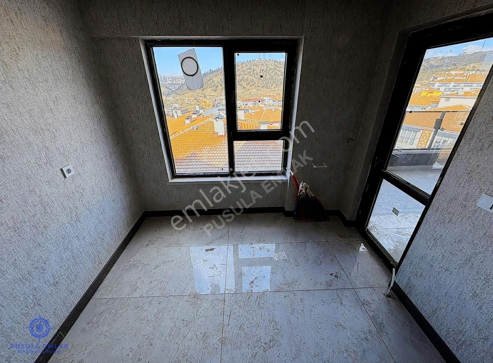 Ｐｕｓｕｌａ Ｅｍｌａｋ'ｄａｎ Manzaralı Geniş Balkonlu Sıfır 4+1 Lüx Daire - Görsel 31