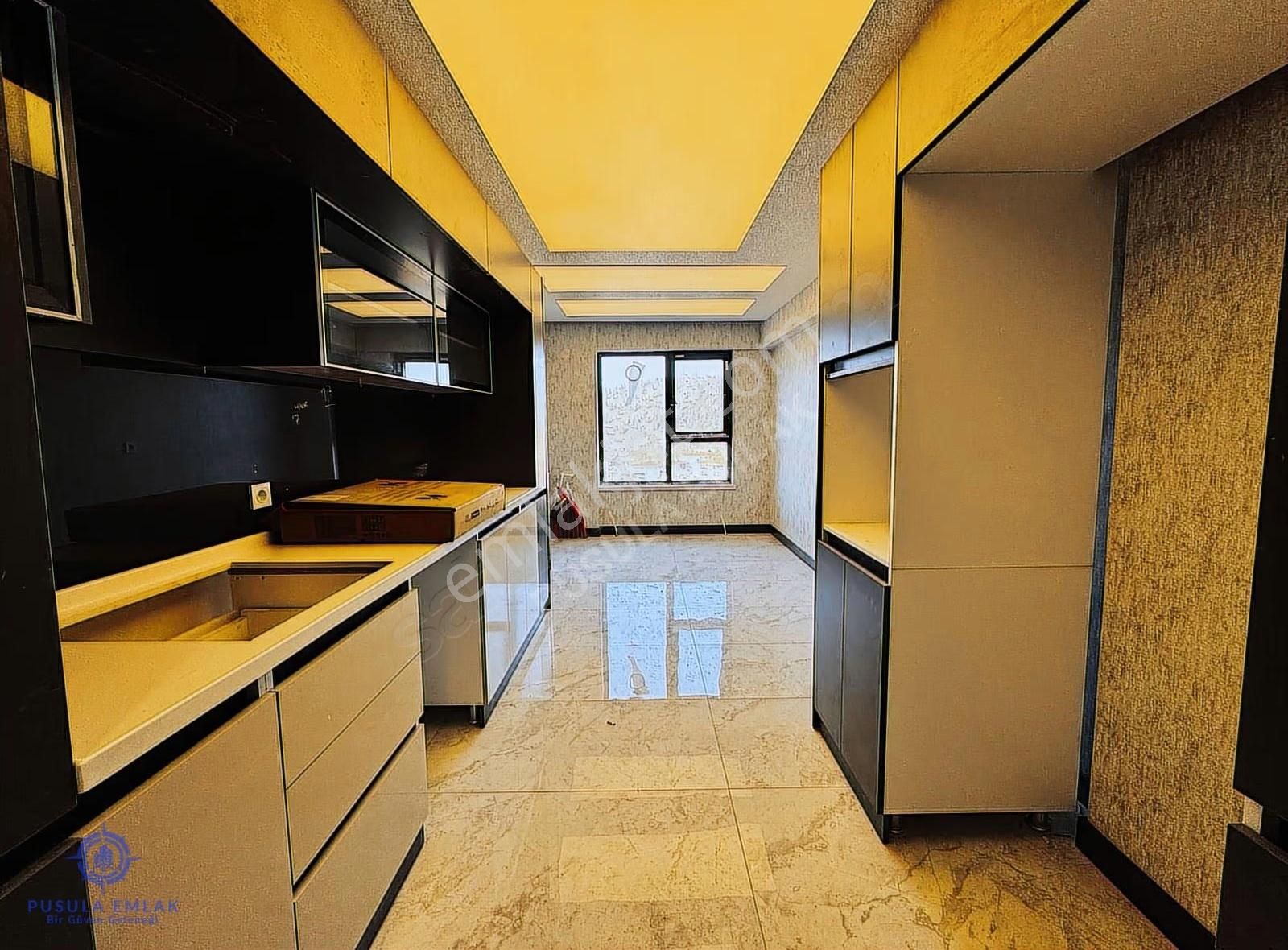 Ｐｕｓｕｌａ Ｅｍｌａｋ'ｄａｎ Manzaralı Geniş Balkonlu Sıfır 4+1 Lüx Daire