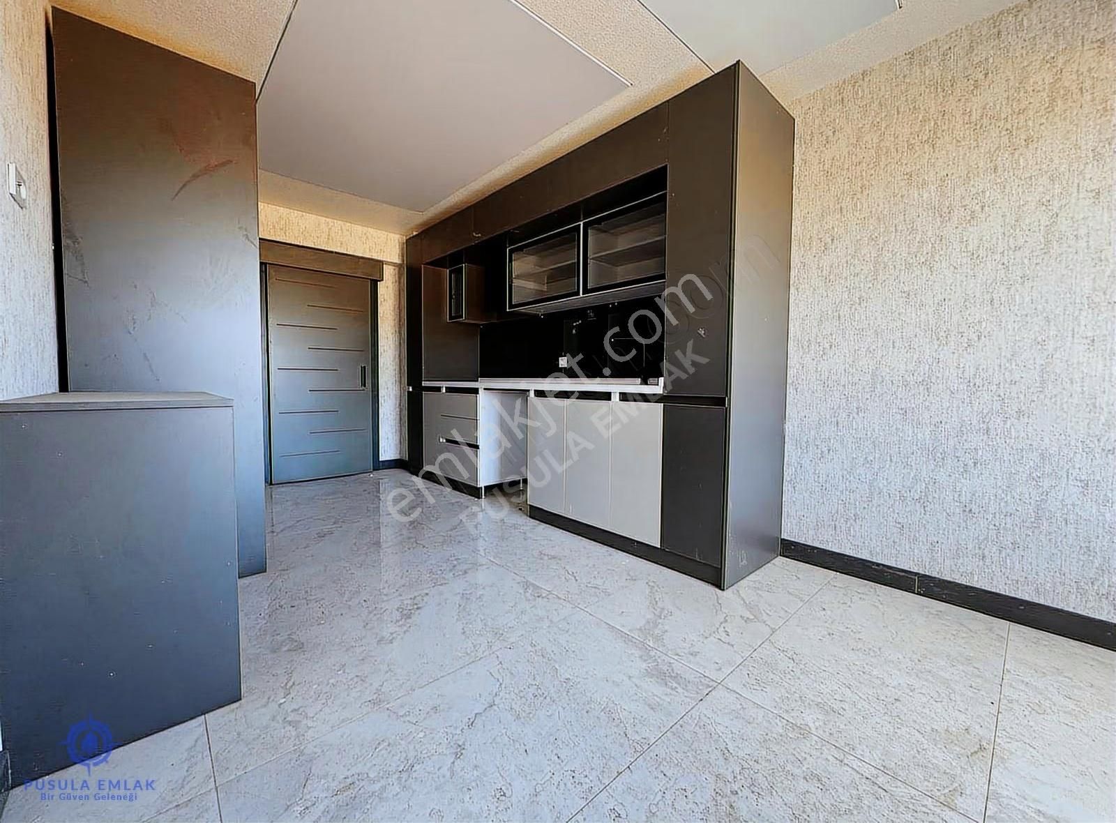 Ｐｕｓｕｌａ Ｅｍｌａｋ'ｄａｎ Manzaralı Geniş Balkonlu Sıfır 4+1 Lüx Daire - Görsel 3