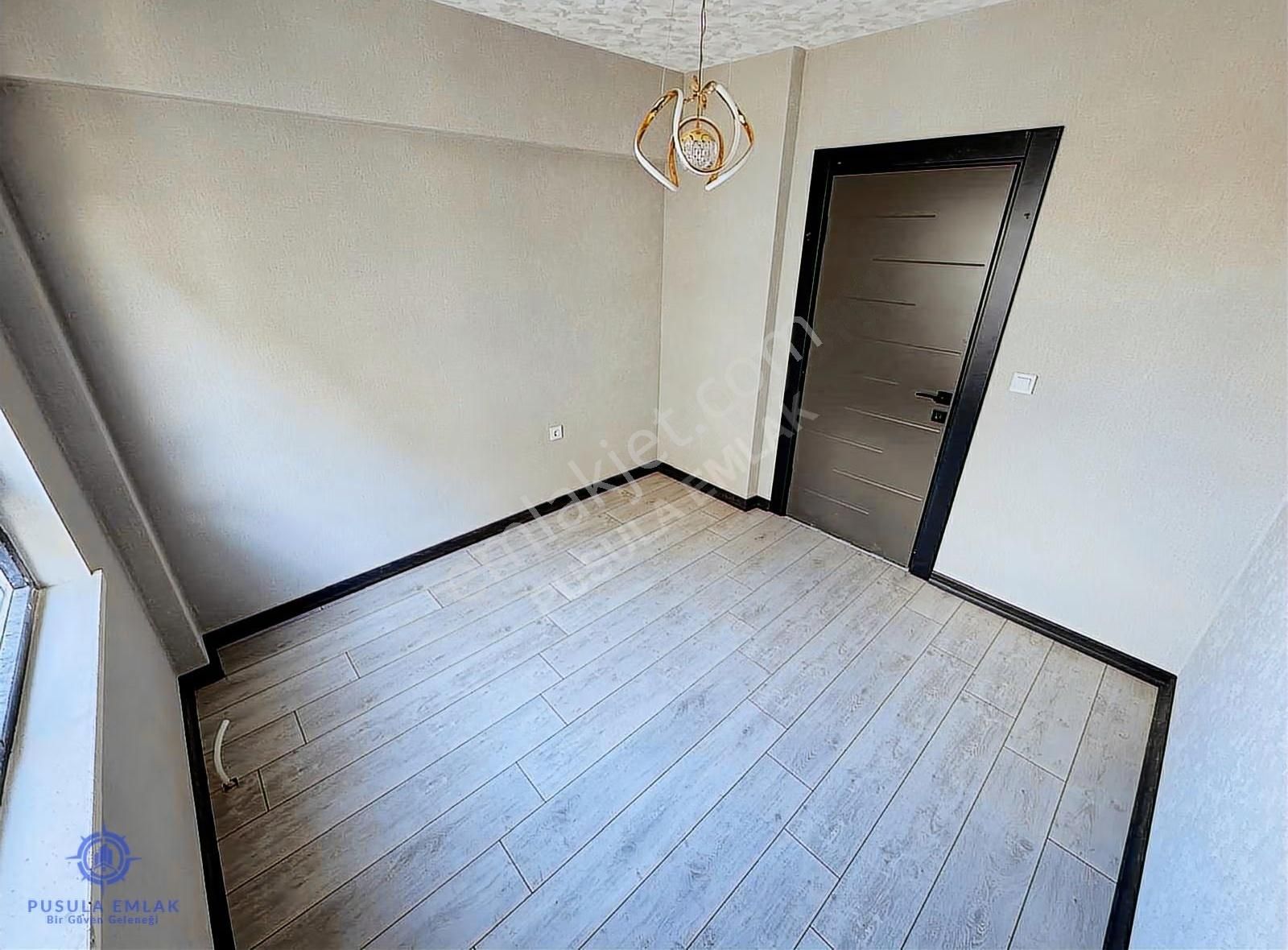 Ｐｕｓｕｌａ Ｅｍｌａｋ'ｄａｎ Manzaralı Geniş Balkonlu Sıfır 4+1 Lüx Daire - Görsel 14