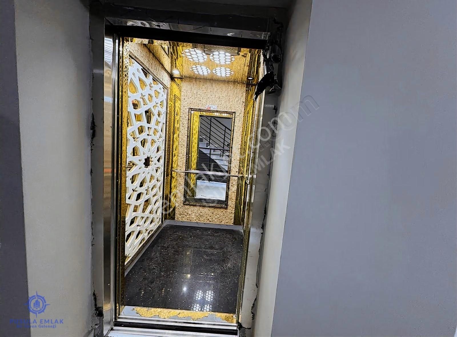 Ｐｕｓｕｌａ Ｅｍｌａｋ'ｄａｎ Manzaralı Geniş Balkonlu Sıfır 4+1 Lüx Daire - Görsel 9