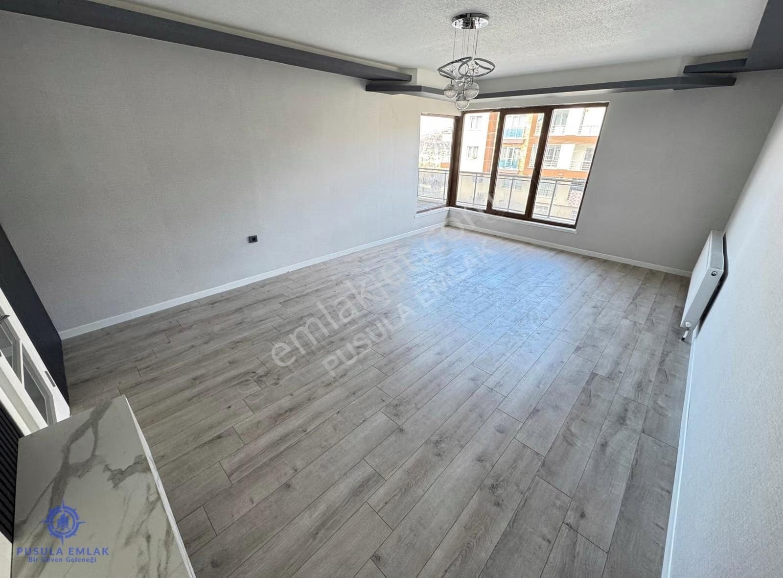 Ｐｕｓｕｌａ Ｅｍｌａｋ'ｄａｎ Önü Açık Ferah Geniş Balkonlu Sıfır 3+1 Daire - Görsel 2