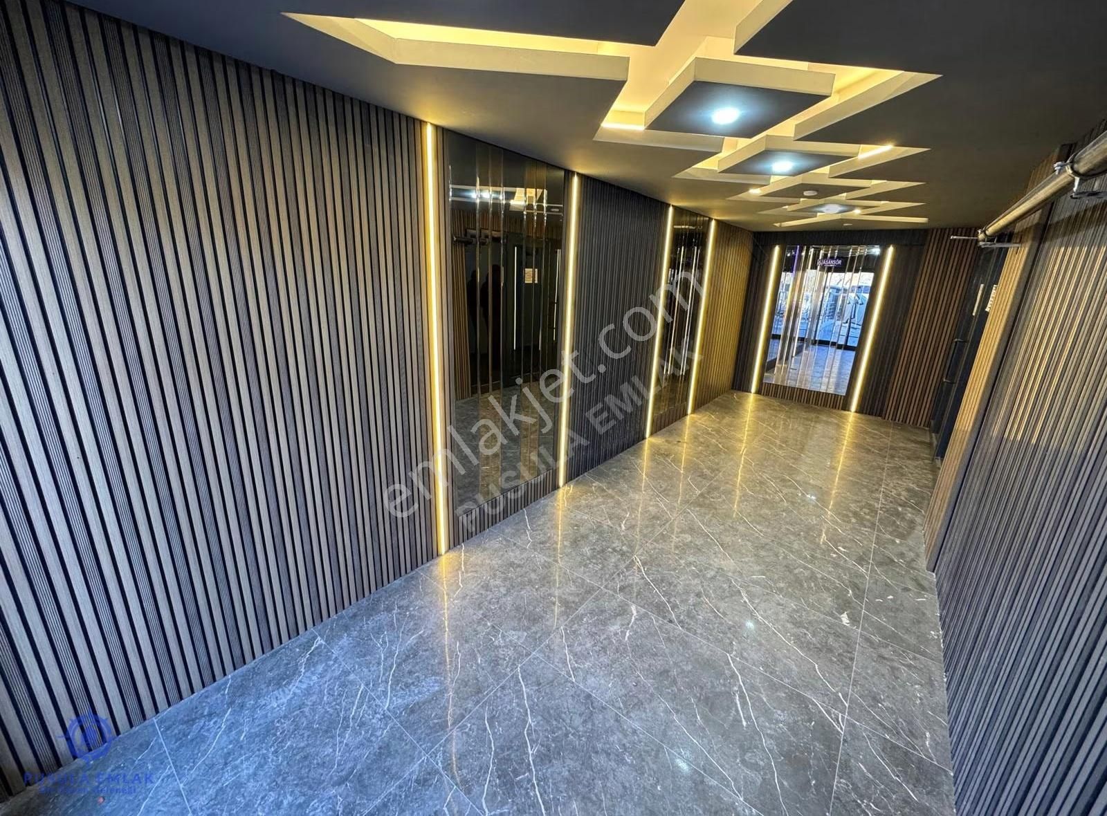 Ｐｕｓｕｌａ Ｅｍｌａｋ'ｄａｎmanzaralı Ara Kat'ta K.garajlı Kilerli 3+1 Daire - Görsel 23