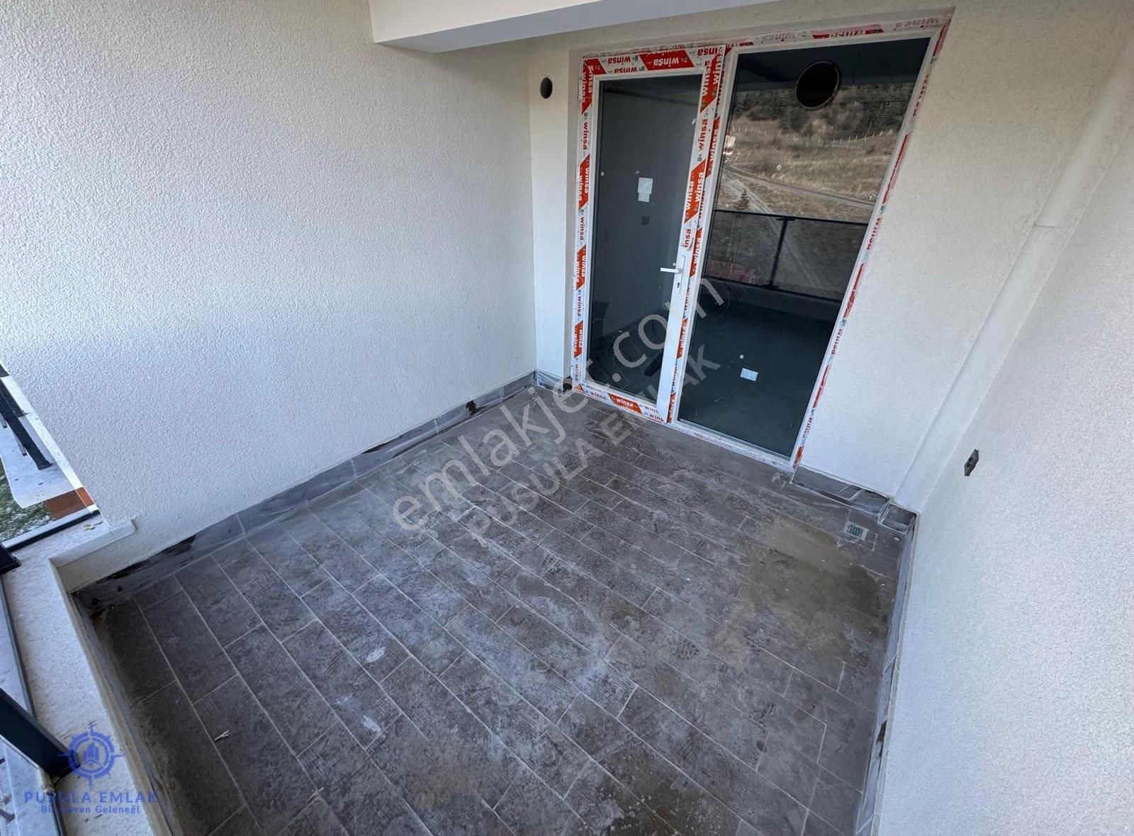 Ｐｕｓｕｌａ Ｅｍｌａｋ'ｄａｎmanzaralı Ara Kat'ta K.garajlı Kilerli 3+1 Daire - Görsel 19