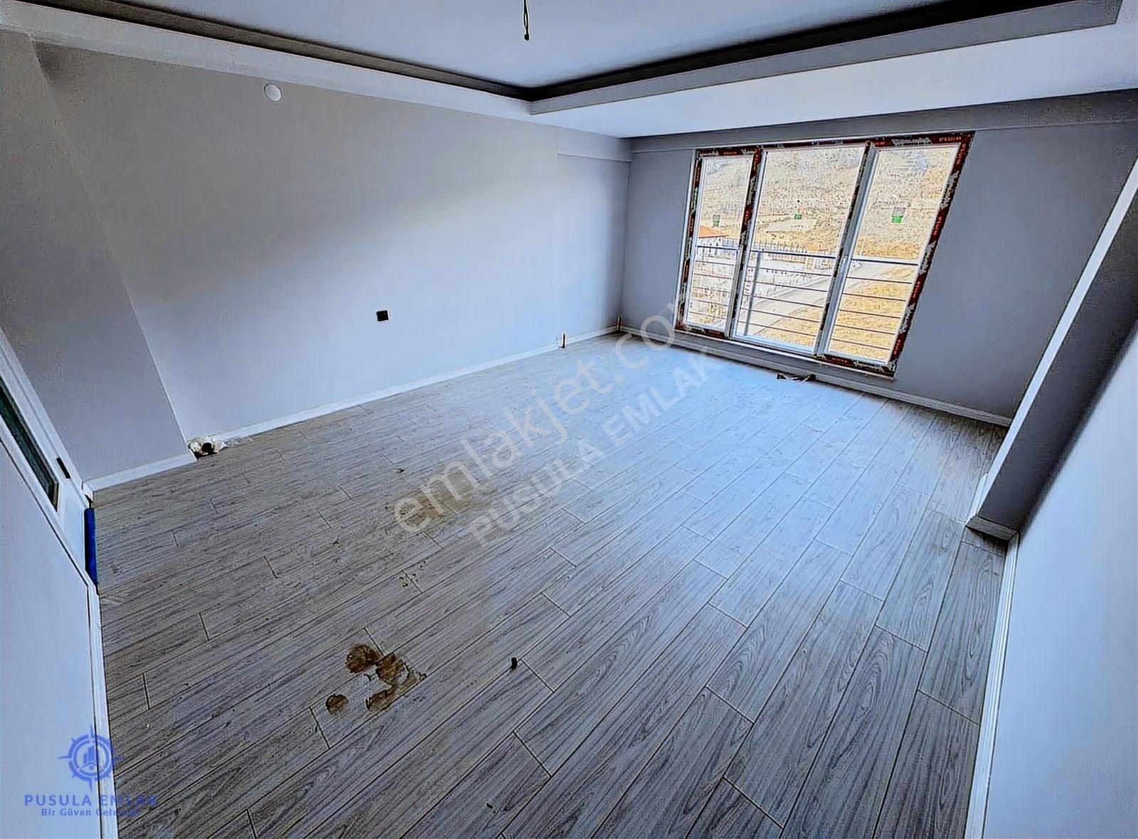 Ｐｕｓｕｌａ Ｅｍｌａｋ'ｄａｎmanzaralı Ara Kat'ta K.garajlı Kilerli 3+1 Daire - Görsel 9