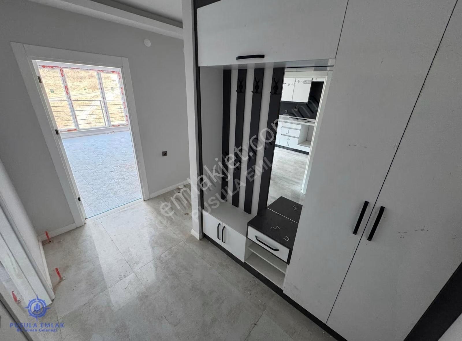 Ｐｕｓｕｌａ Ｅｍｌａｋ'ｄａｎmanzaralı Ara Kat'ta K.garajlı Kilerli 3+1 Daire - Görsel 11