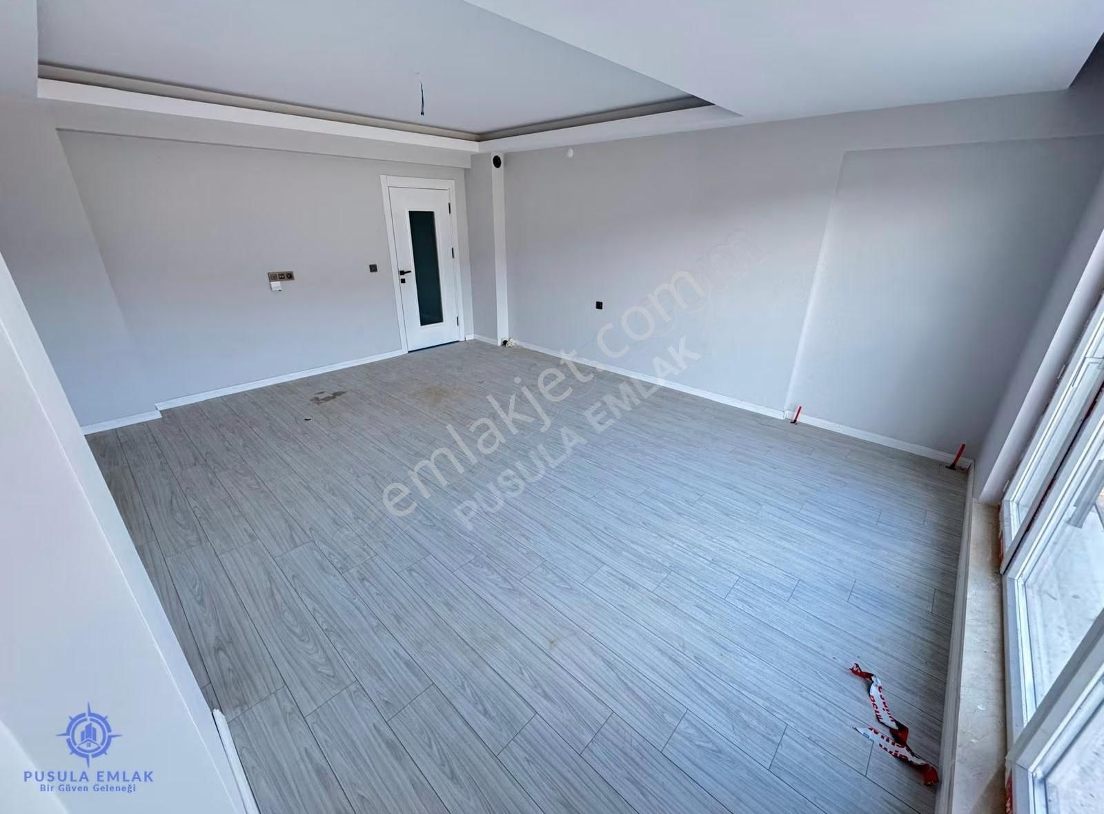 Ｐｕｓｕｌａ Ｅｍｌａｋ'ｄａｎmanzaralı Ara Kat'ta K.garajlı Kilerli 3+1 Daire - Görsel 2