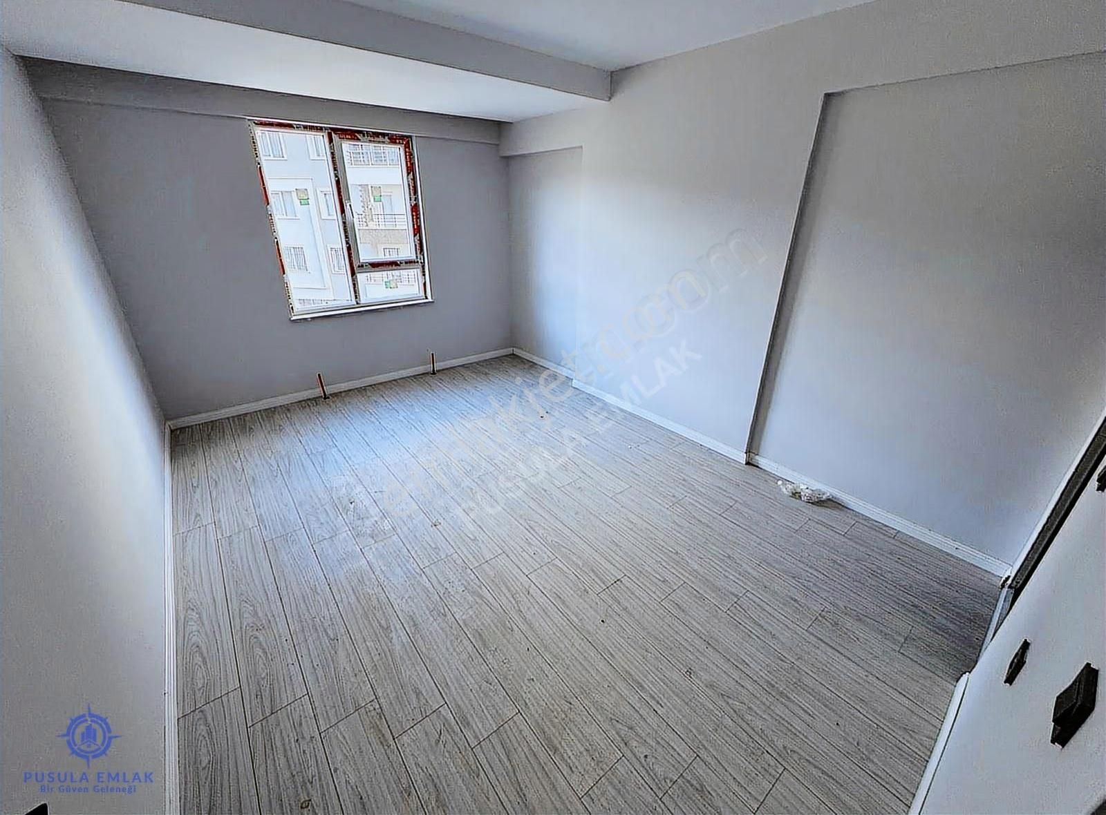 Ｐｕｓｕｌａ Ｅｍｌａｋ'ｄａｎmanzaralı Ara Kat'ta K.garajlı Kilerli 3+1 Daire - Görsel 8
