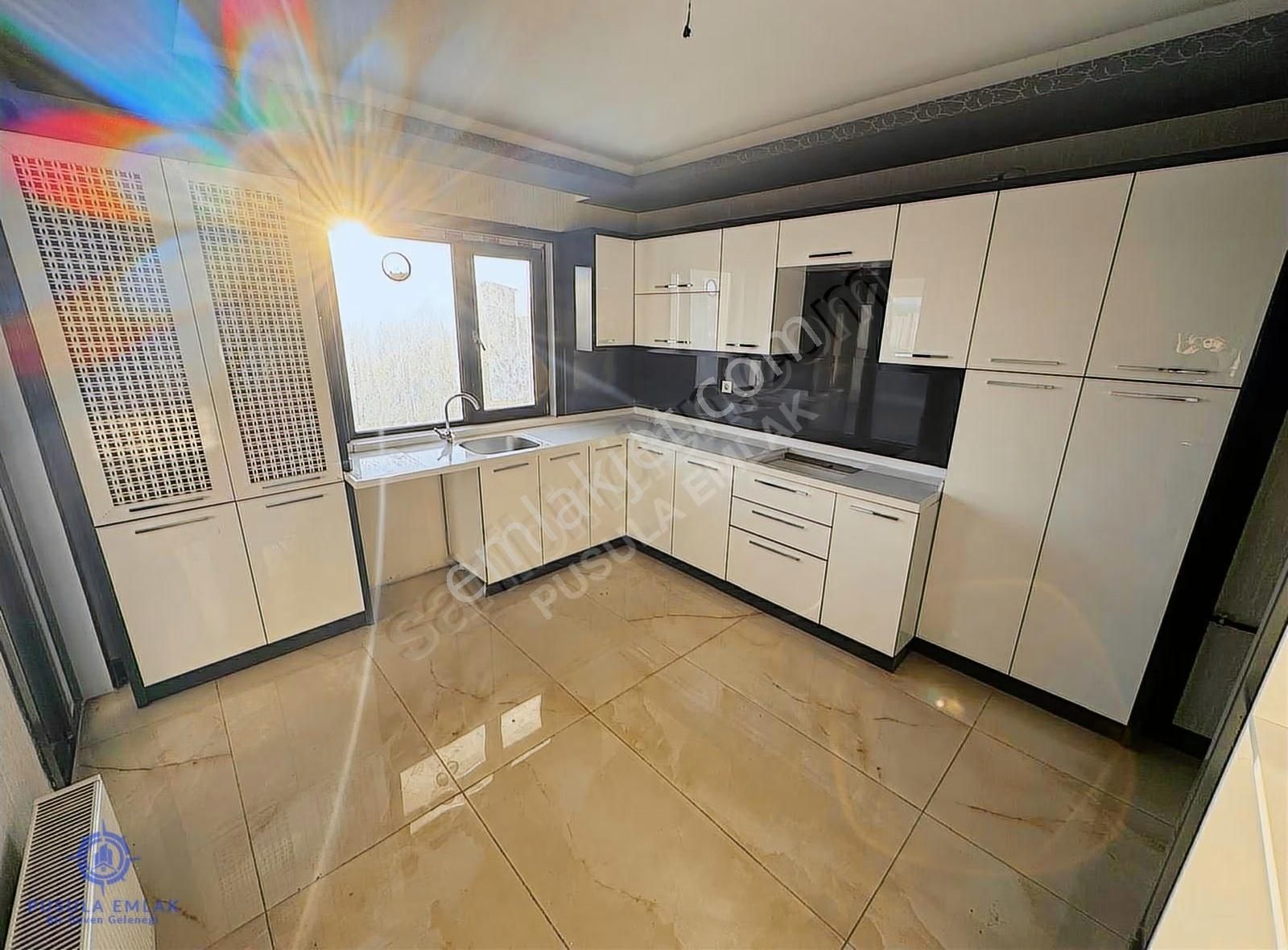 Ｐｕｓｕｌａ Ｅｍｌａｋ'ｄａｎgüneşevlerde Site İçerisinde Manzaralı 4+1 Daire - Görsel 17