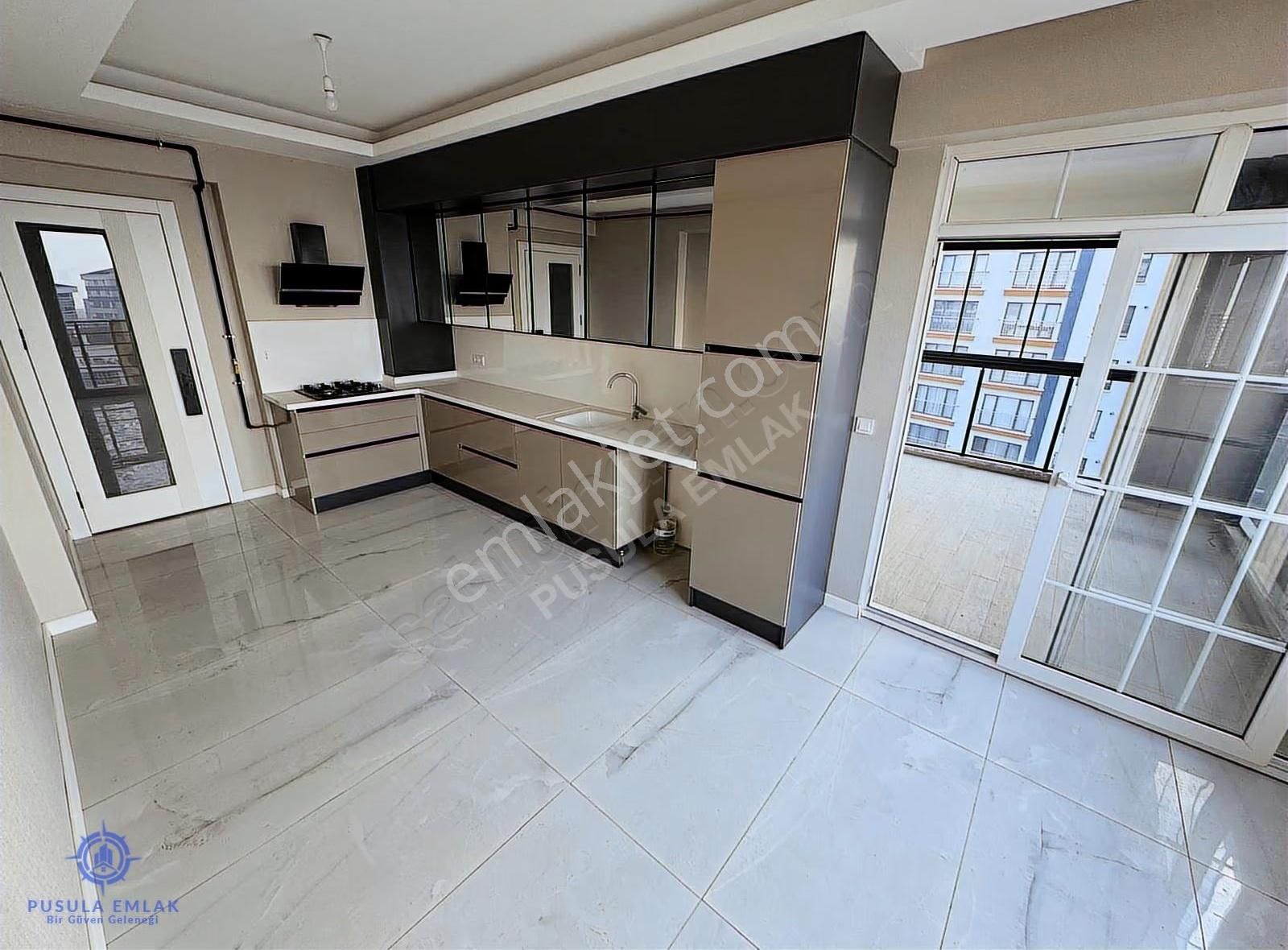 Ｐｕｓｕｌａ'ｄａｎ Güneşevlerde Site İçerisinde Manzaralı 4+1 Daire - Görsel 3