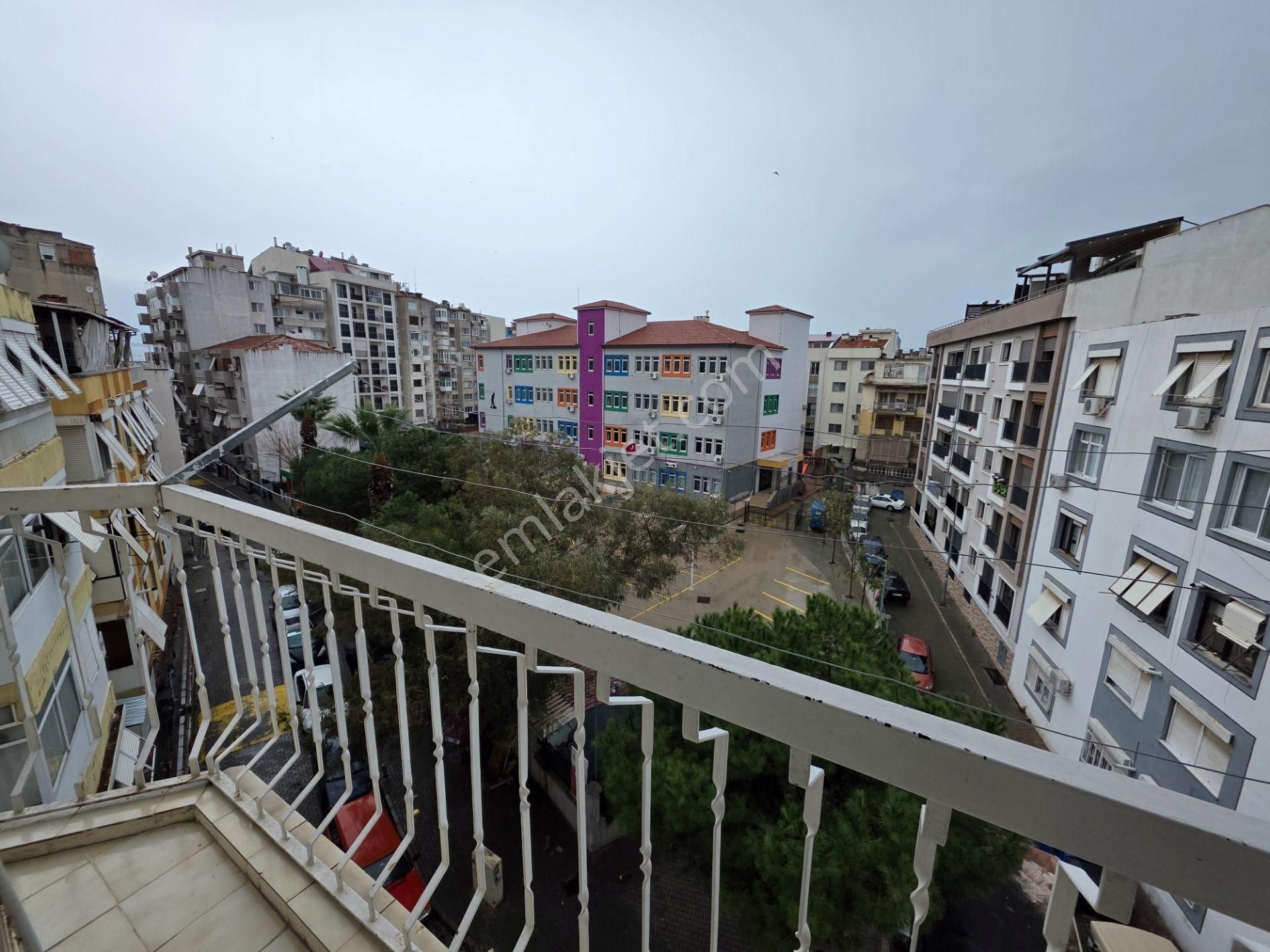 Karşıyaka Merkez Sahil 150m 3+1 Doğalgazlı Bakımlı Satılık Daire - Görsel 15