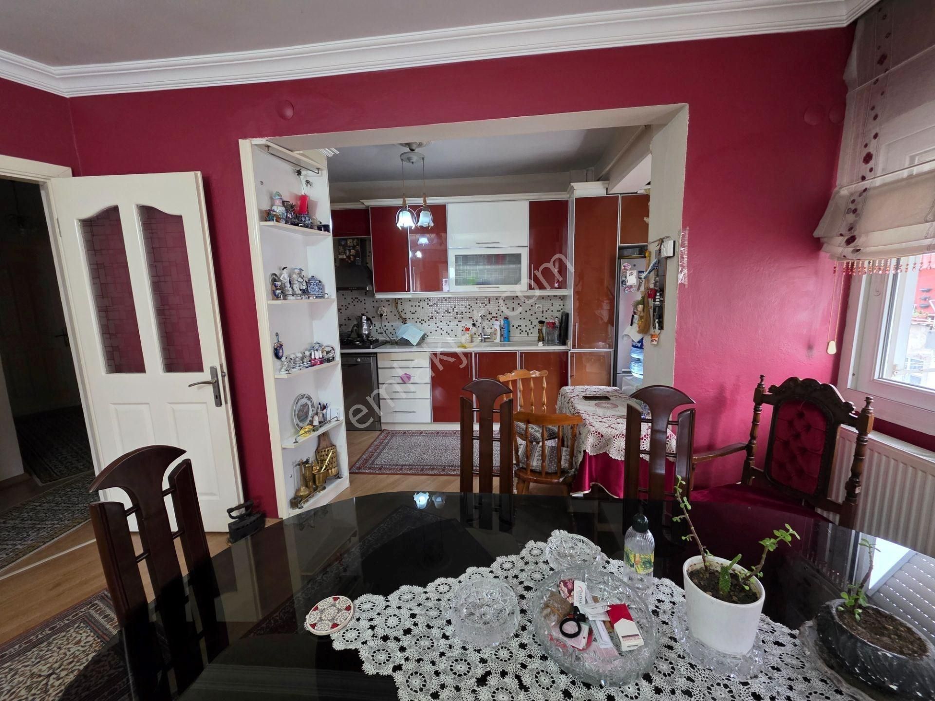 Karşıyaka Merkez Sahil 150m 3+1 Doğalgazlı Bakımlı Satılık Daire - Görsel 9