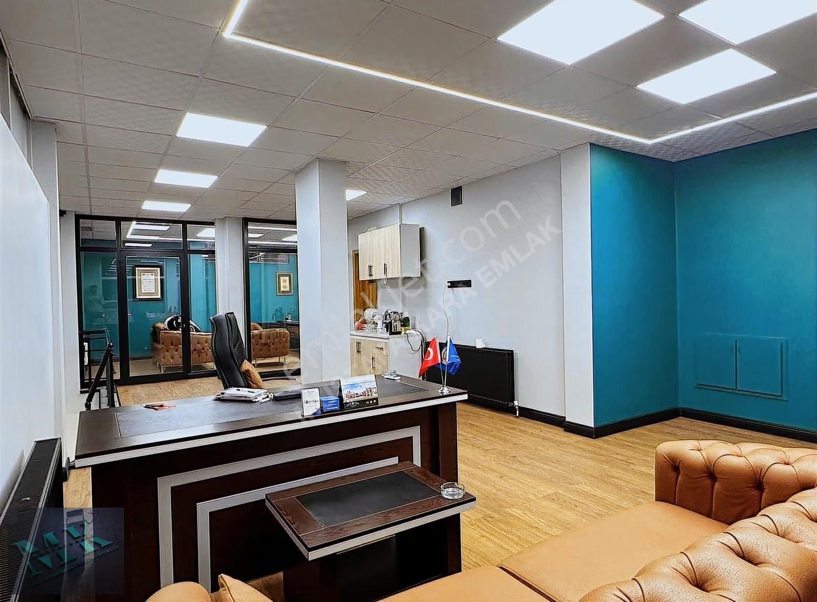 Mustafa Kara'dan Eski Sille Cad Cephe Bakımlı Satılık Dükkan