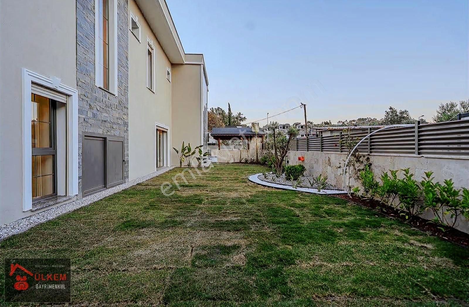Kuşadası Merkez 4+1 Müstakil Özel Havuzlu Doğalgazlı Lüks Villa - Görsel 10