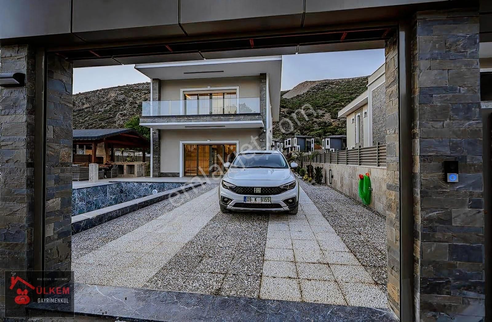 Kuşadası Merkez 4+1 Müstakil Özel Havuzlu Doğalgazlı Lüks Villa - Görsel 17