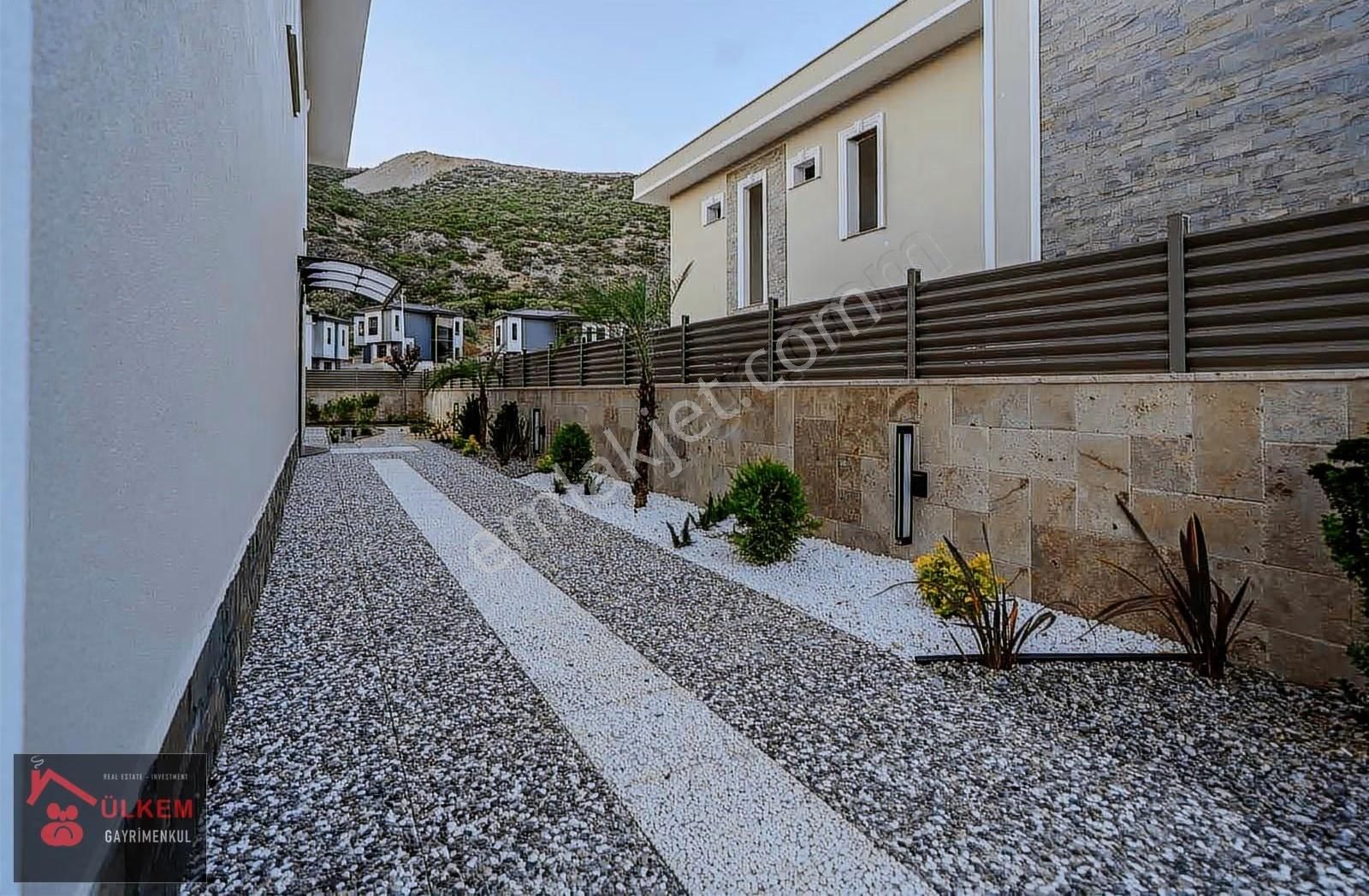 Kuşadası Merkez 4+1 Müstakil Özel Havuzlu Doğalgazlı Lüks Villa - Görsel 35