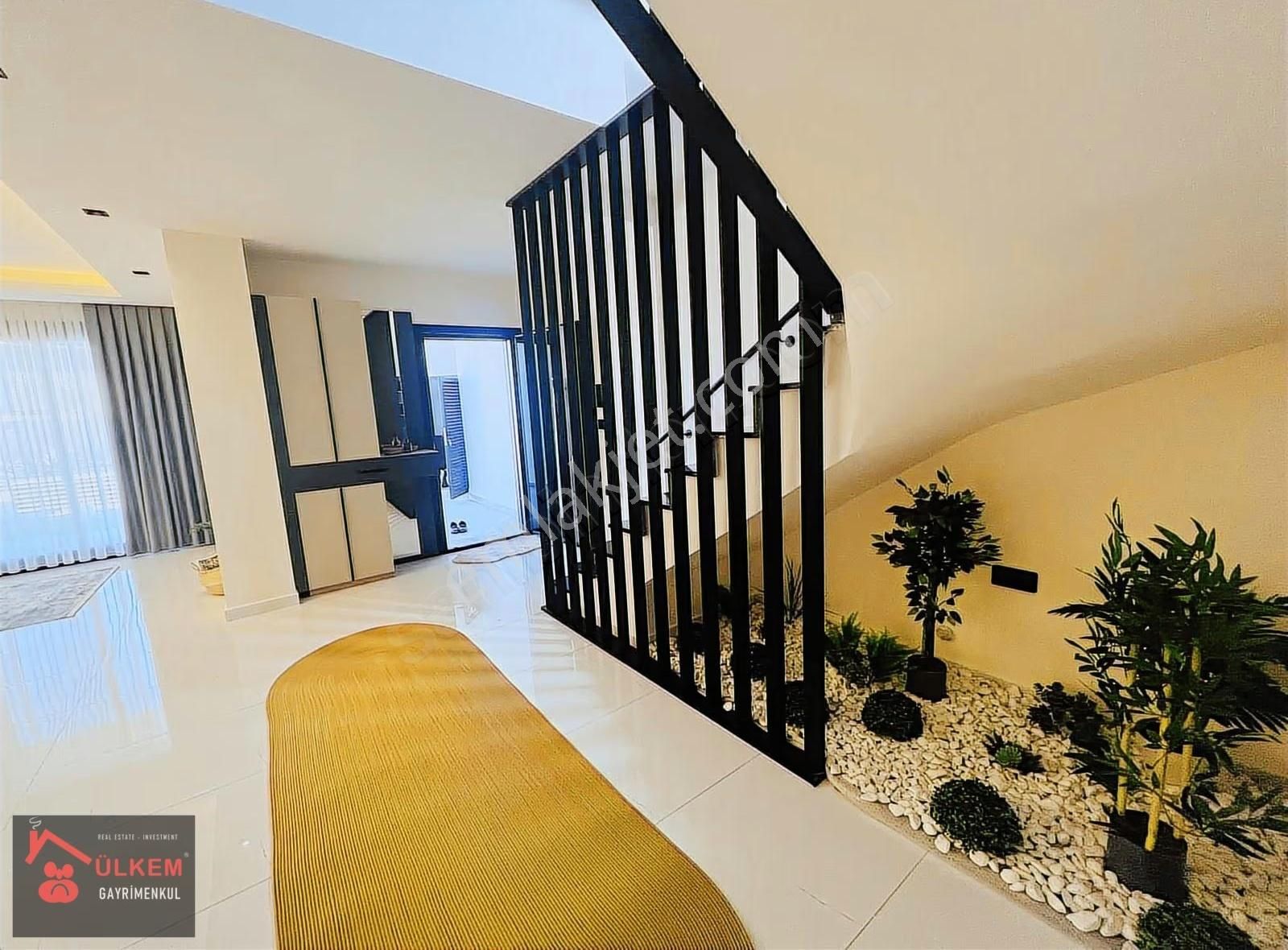 Deniz Manzaralı Doğa İle İçiçe 5+2 Müstakil Havuzlu Lüks Villa - Görsel 6