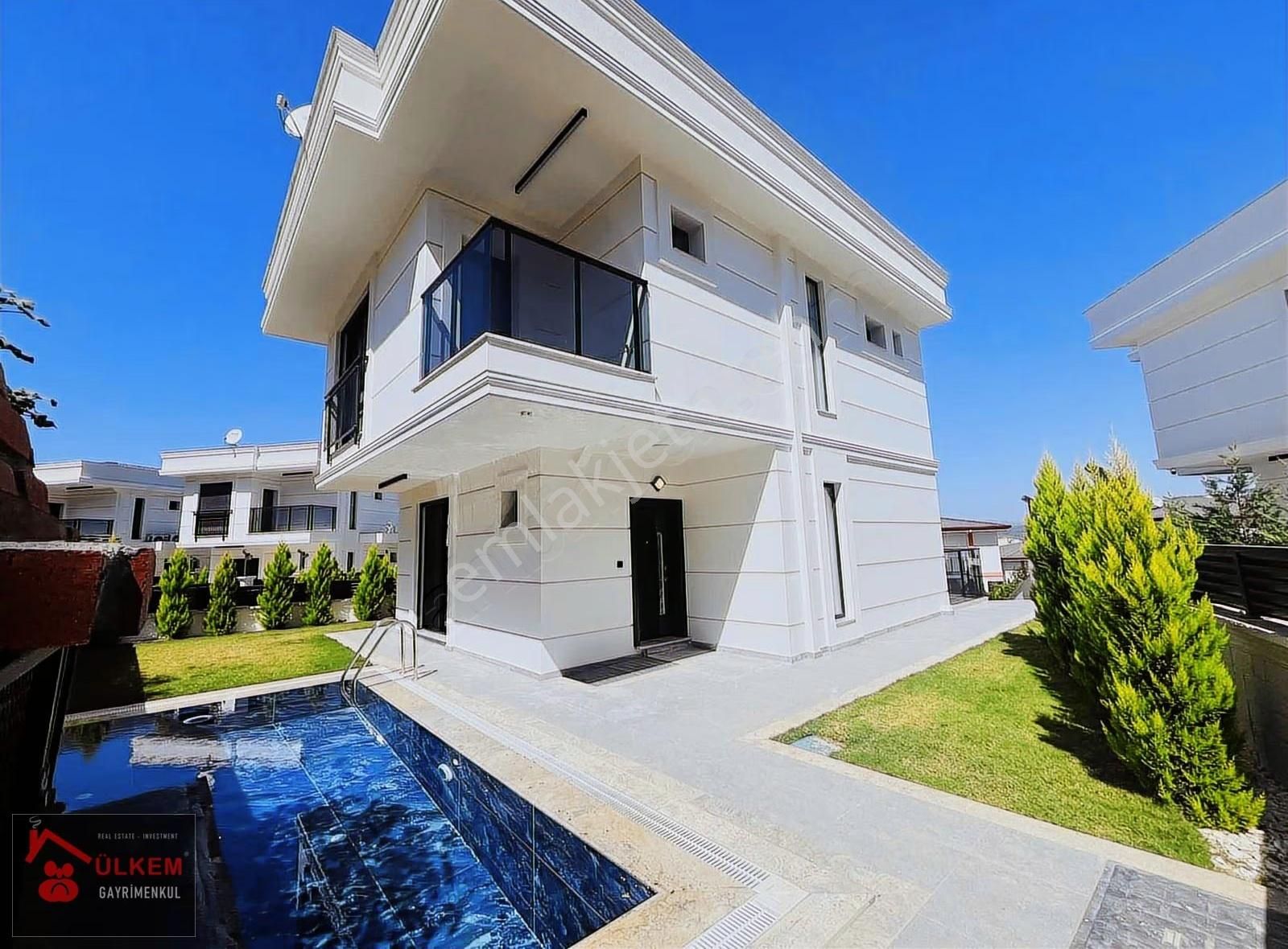 Deniz Manzaralı Doğa İle İçiçe 5+2 Müstakil Havuzlu Lüks Villa - Görsel 26