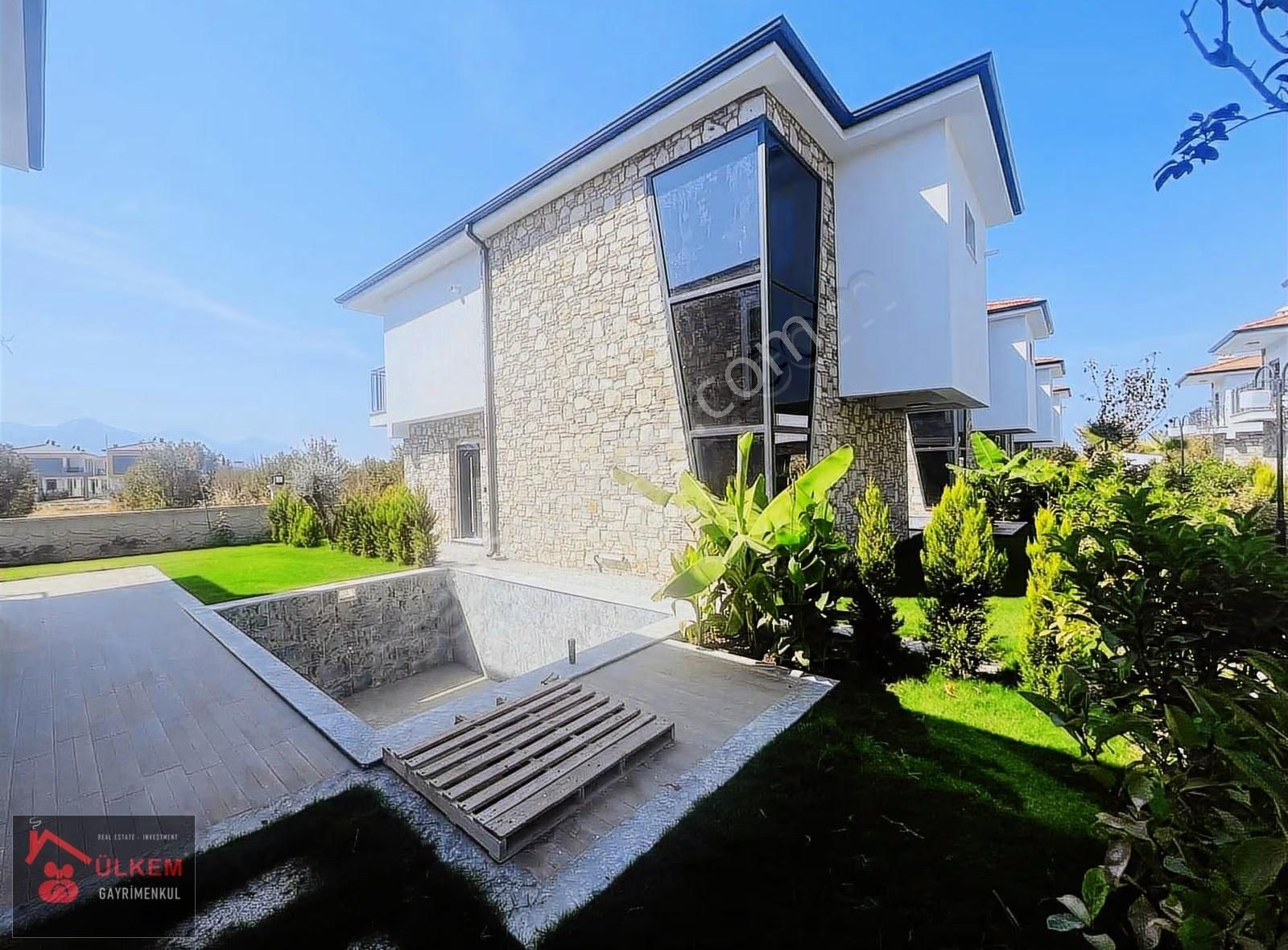 Kuşadası Özel Havuz Otopark Farklı Mimari 3+1 Mstkl Lüks Villa - Görsel 22