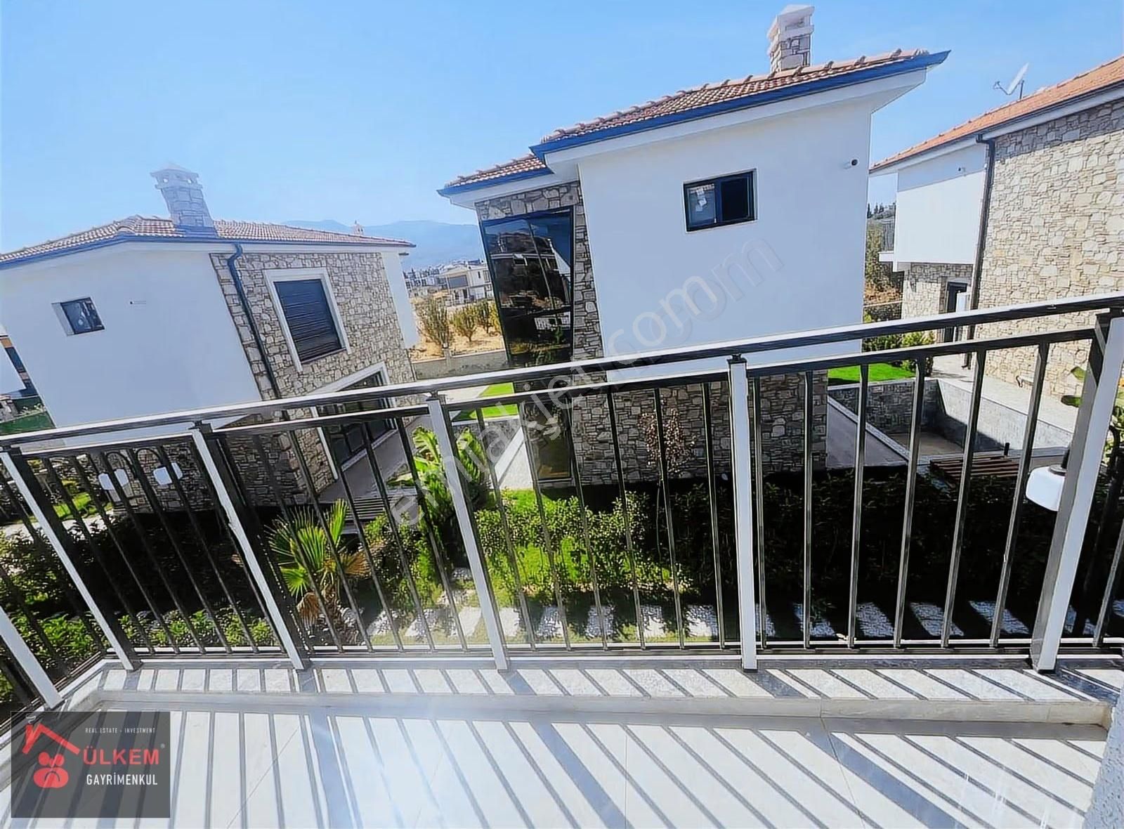 Kuşadası Özel Havuz Otopark Farklı Mimari 3+1 Mstkl Lüks Villa - Görsel 7