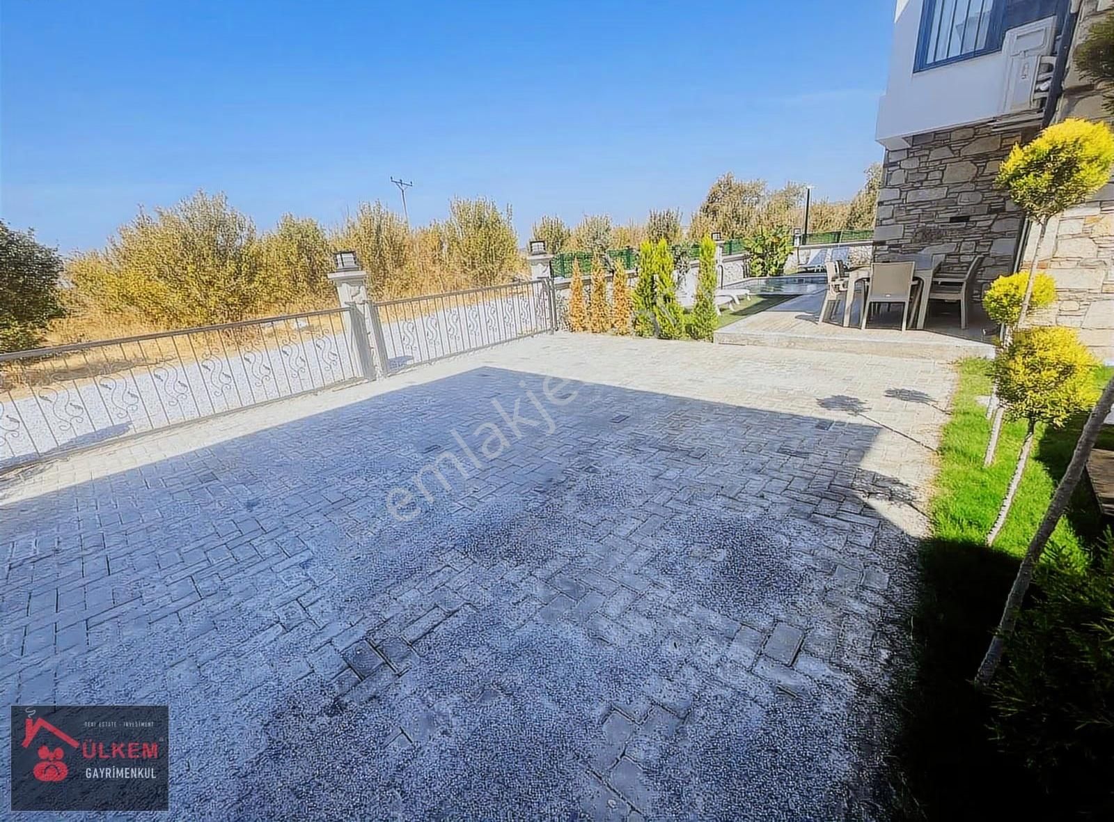 Kuşadası Özel Havuz Otopark Farklı Mimari 3+1 Mstkl Lüks Villa - Görsel 14