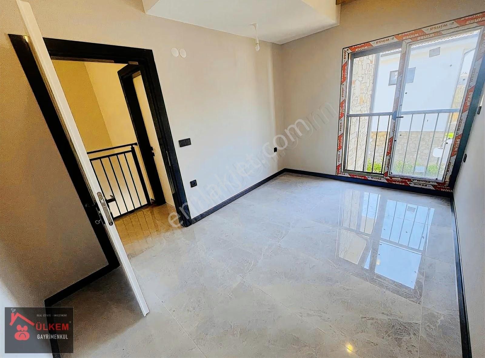 Kuşadası Özel Havuz Otopark Farklı Mimari 3+1 Mstkl Lüks Villa - Görsel 17