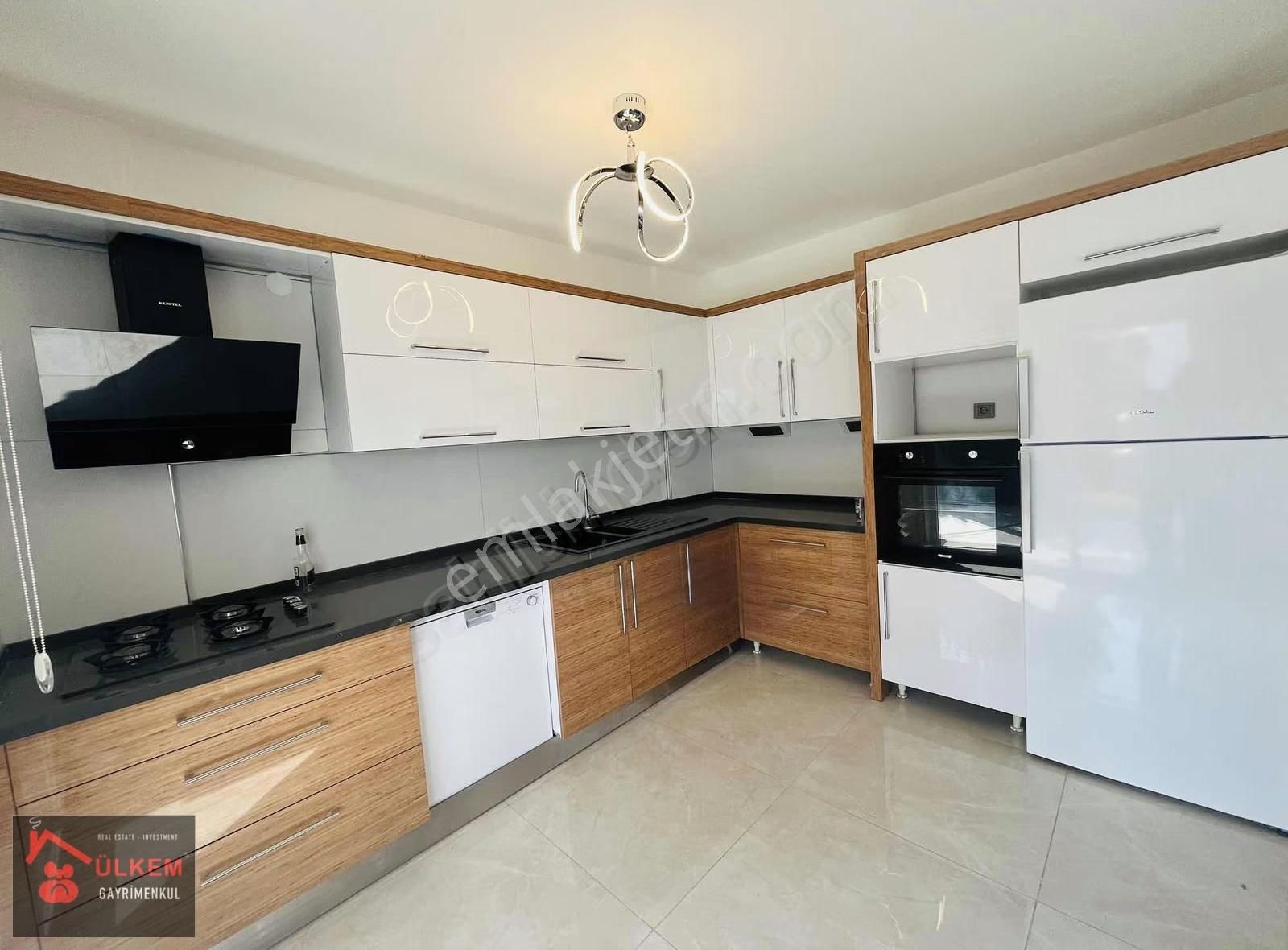 Avm Bölgesi 4+1 Müstakil Geniş Bahçeli Havuzlu Dğl Gazlı Villa - Görsel 3