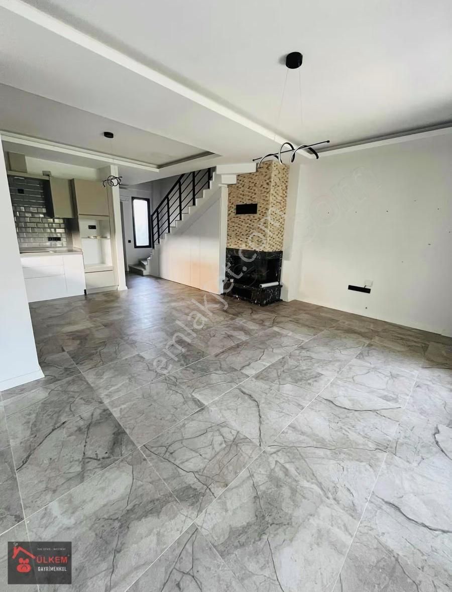 Denize Yakın Havuzlu 3+1 Nezih Konumda Villa - Görsel 8