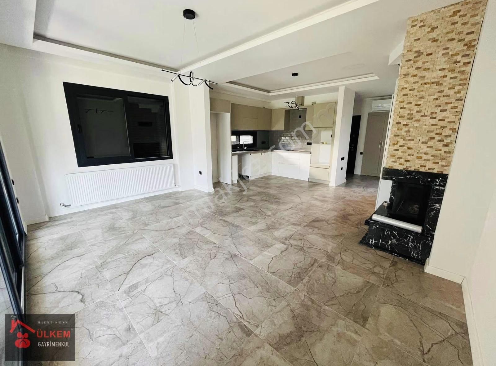 Denize Yakın Havuzlu 3+1 Nezih Konumda Villa - Görsel 28