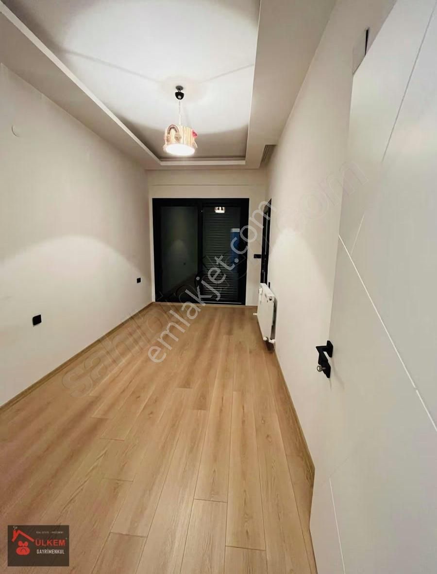 Denize Yakın Havuzlu 3+1 Nezih Konumda Villa - Görsel 22