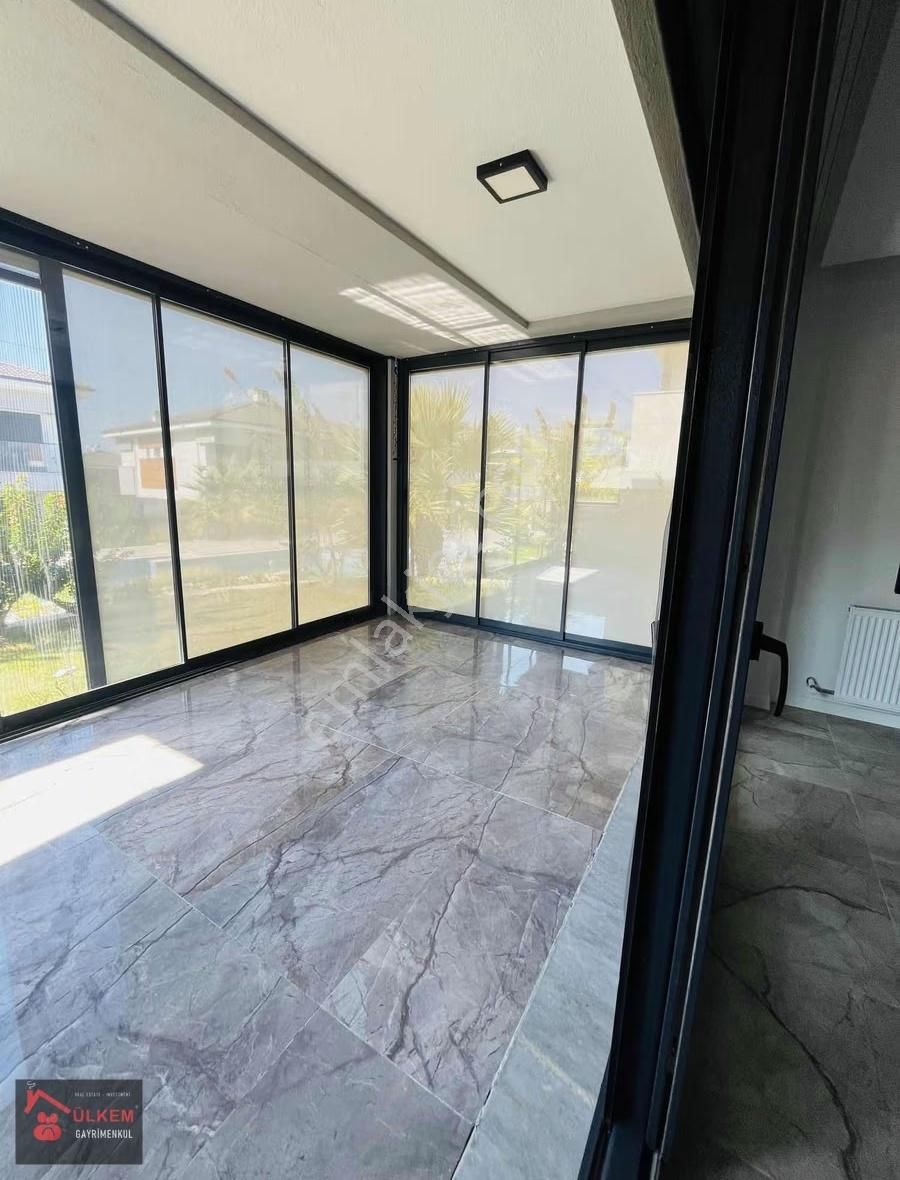 Denize Yakın Havuzlu 3+1 Nezih Konumda Villa - Görsel 29