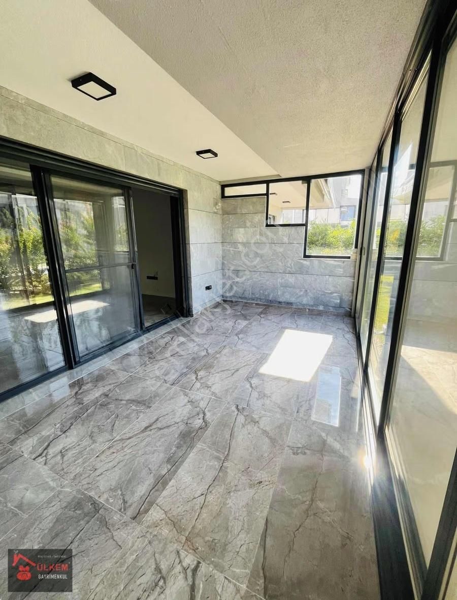 Denize Yakın Havuzlu 3+1 Nezih Konumda Villa - Görsel 6