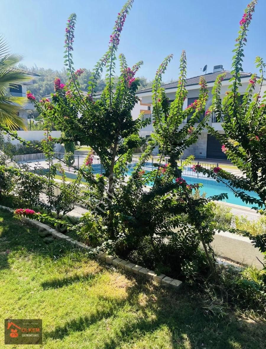 Denize Yakın Havuzlu 3+1 Nezih Konumda Villa - Görsel 14