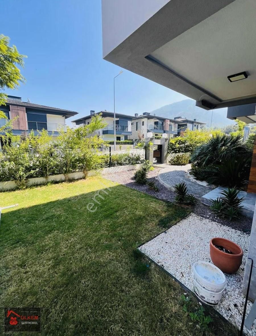 Denize Yakın Havuzlu 3+1 Nezih Konumda Villa - Görsel 31