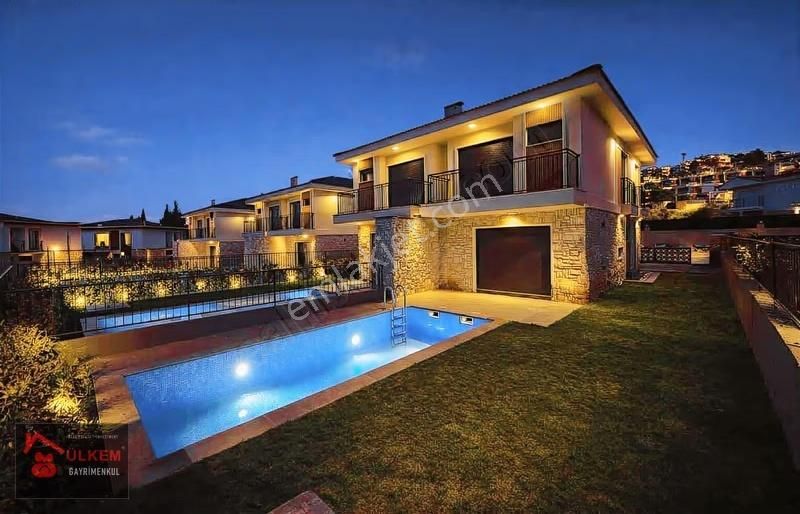 Kuşadası Avm Yakın 6+1 Hamam Suna Özel Havuzlu Doğalgazlı Villa