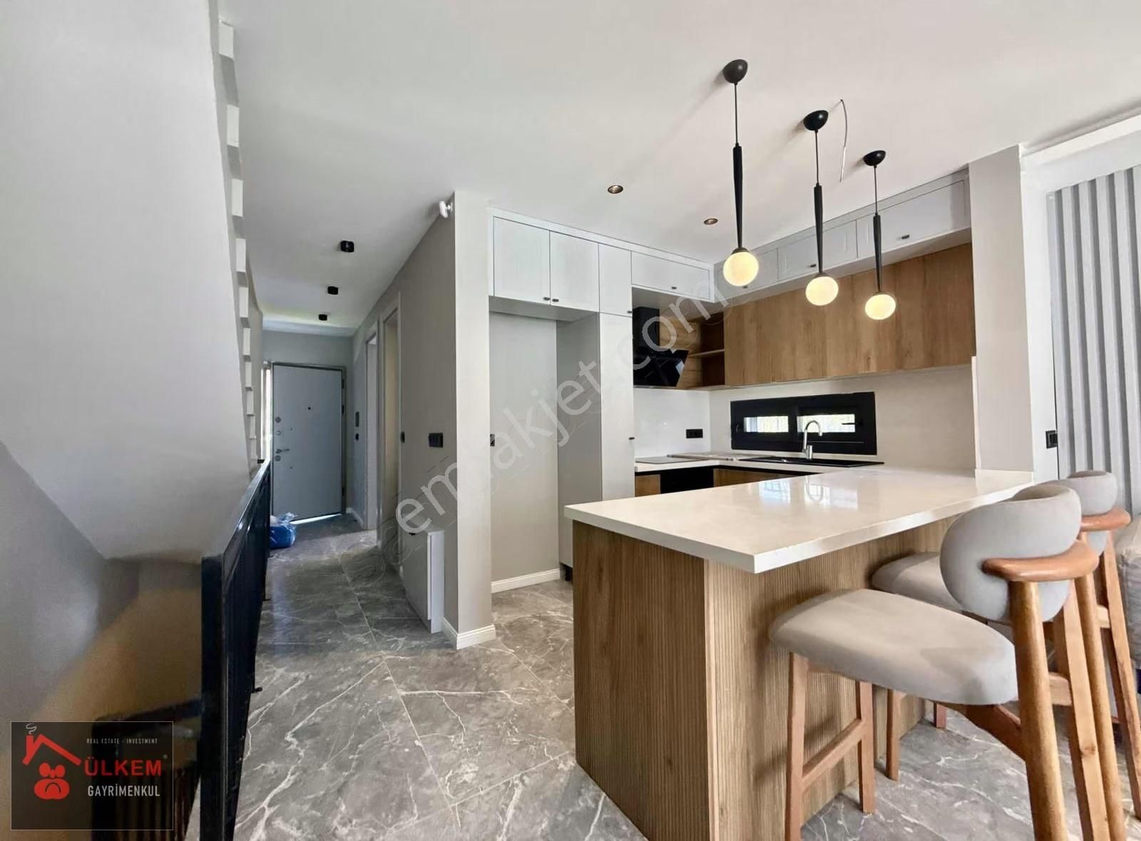 Kuşadası Avm Yakın 6+1 Hamam Suna Özel Havuzlu Doğalgazlı Villa - Görsel 4