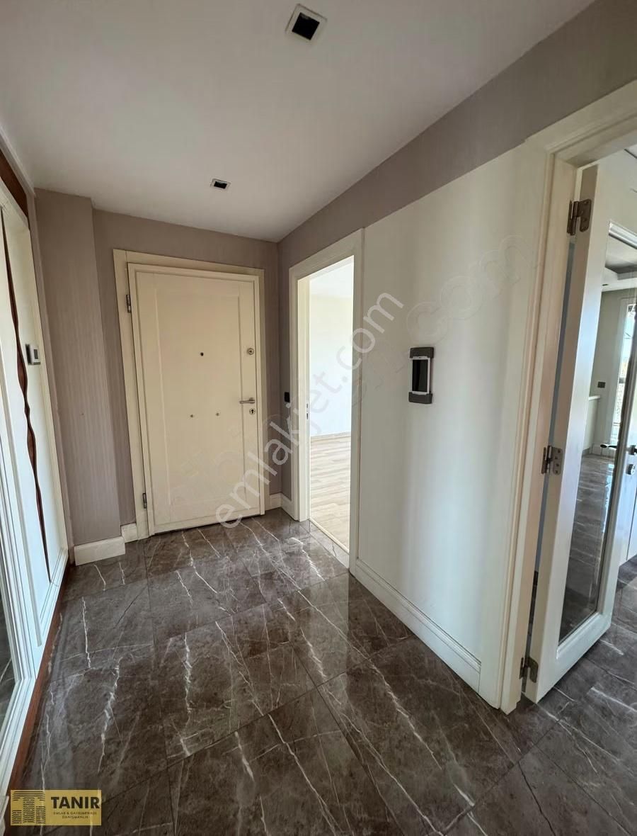 Bahçeşehir Gölet Manzaralı 207 M2 Kiralık 3+1 Daire- Boş - Görsel 23