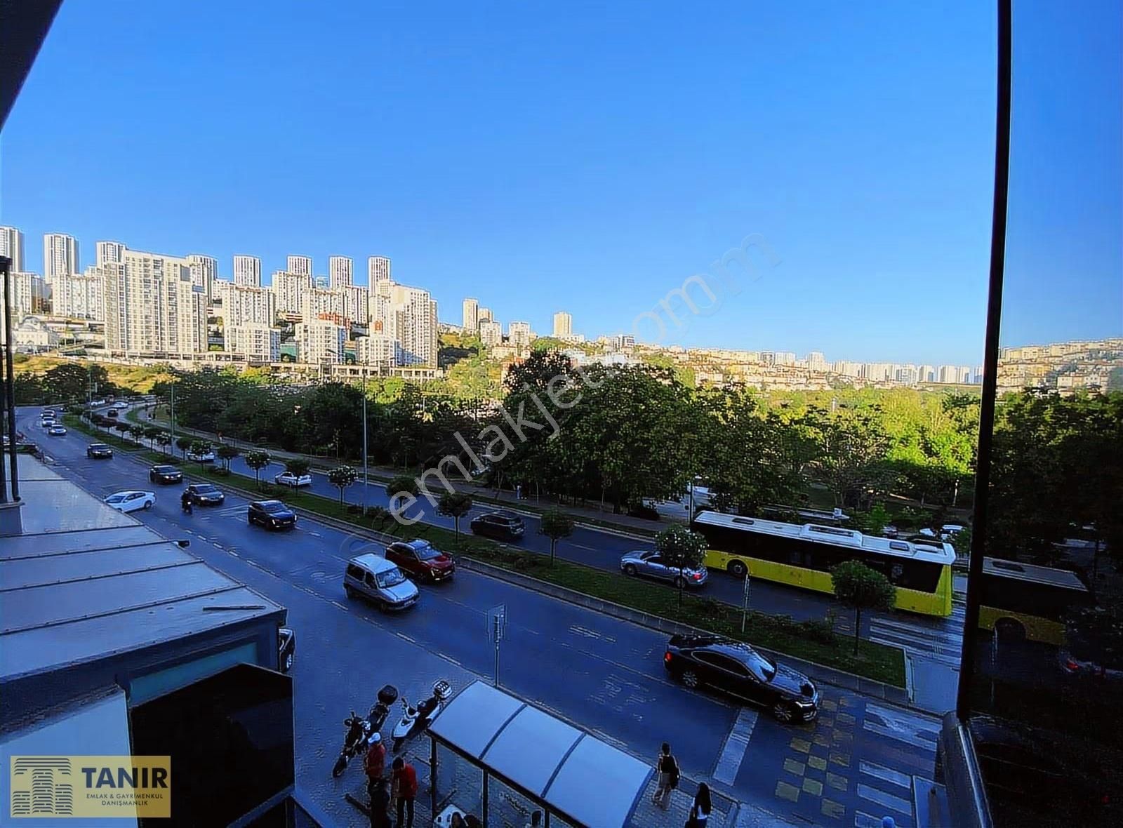 Bahçeşehir Gölet Manzaralı 207 M2 Kiralık 3+1 Daire- Boş