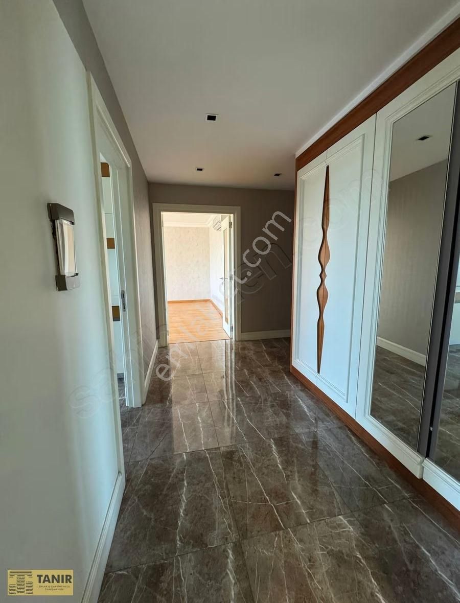 Bahçeşehir Gölet Manzaralı 207 M2 Kiralık 3+1 Daire- Boş - Görsel 18