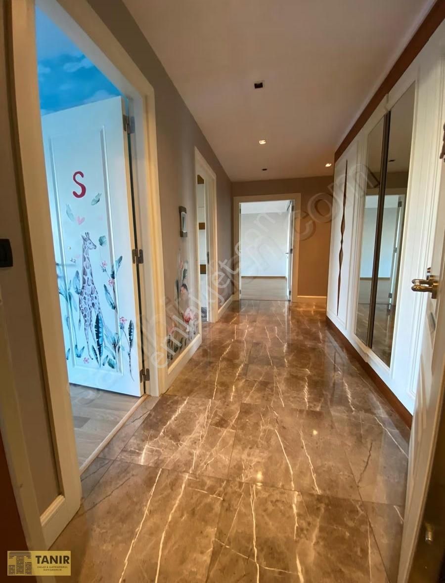 Bahçeşehir Gölet Manzaralı 207 M2 Kiralık 3+1 Daire- Boş - Görsel 12