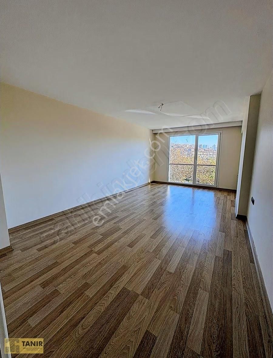 Bahçeşehir Gölet Manzaralı 207 M2 Kiralık 3+1 Daire- Boş - Görsel 5