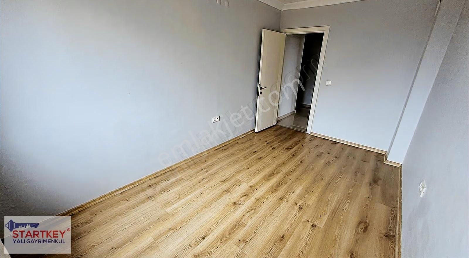 Menemen'de Havuzlu Site İçinde Satılık 3+1 Geniş Satılık Daire - Görsel 12